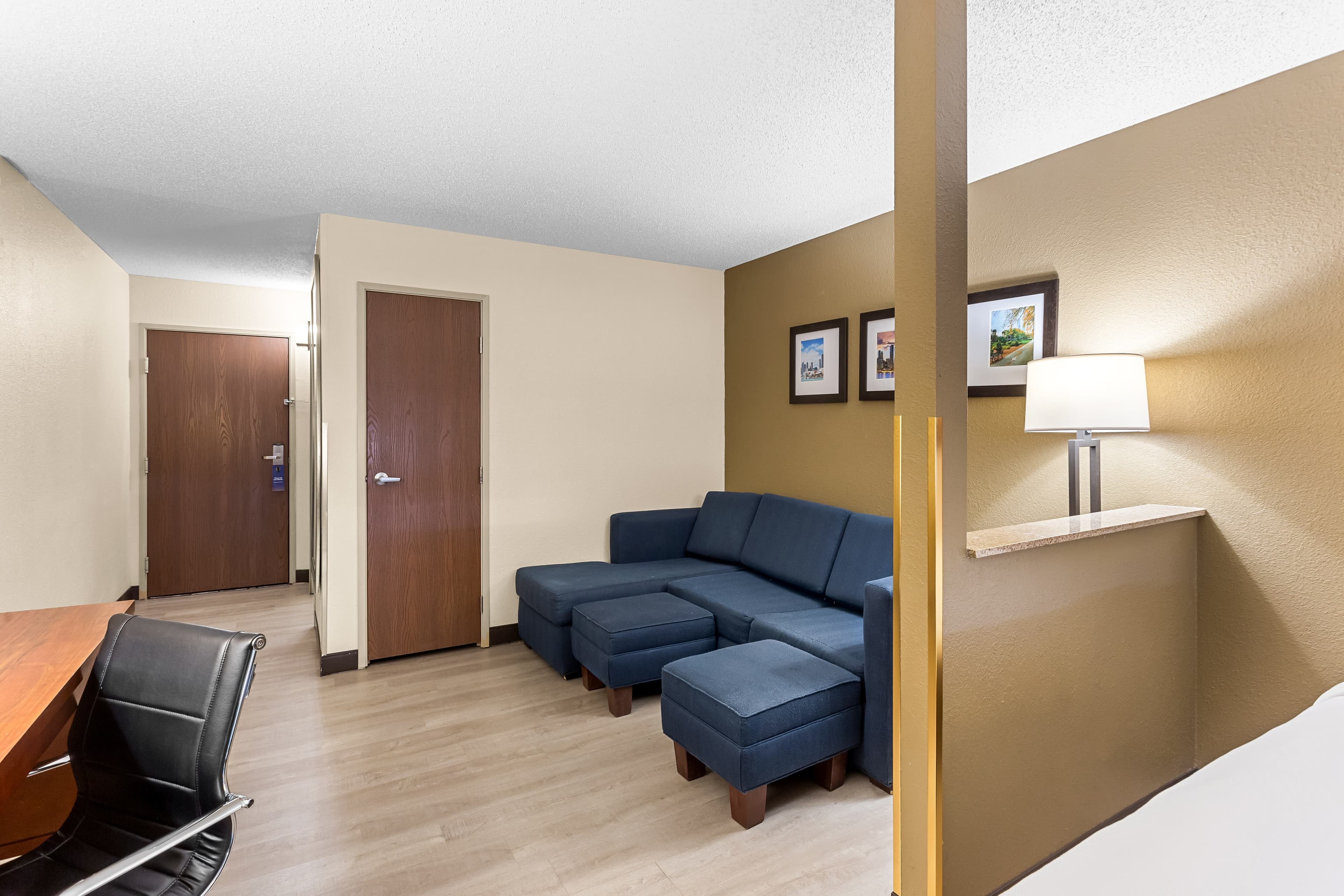 Comfort Suites Grayslake near Libertyville North — 25