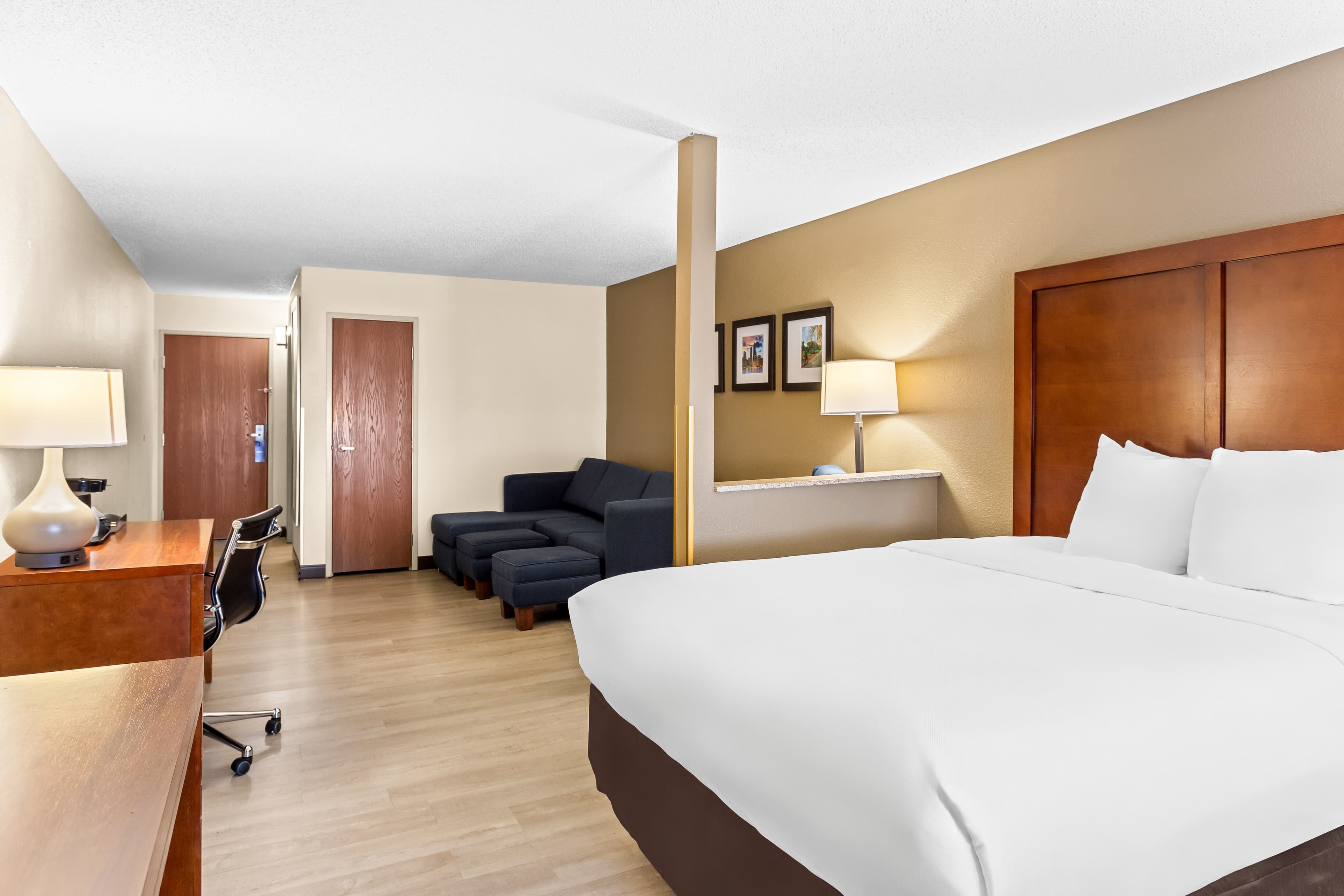 Comfort Suites Grayslake near Libertyville North — 13