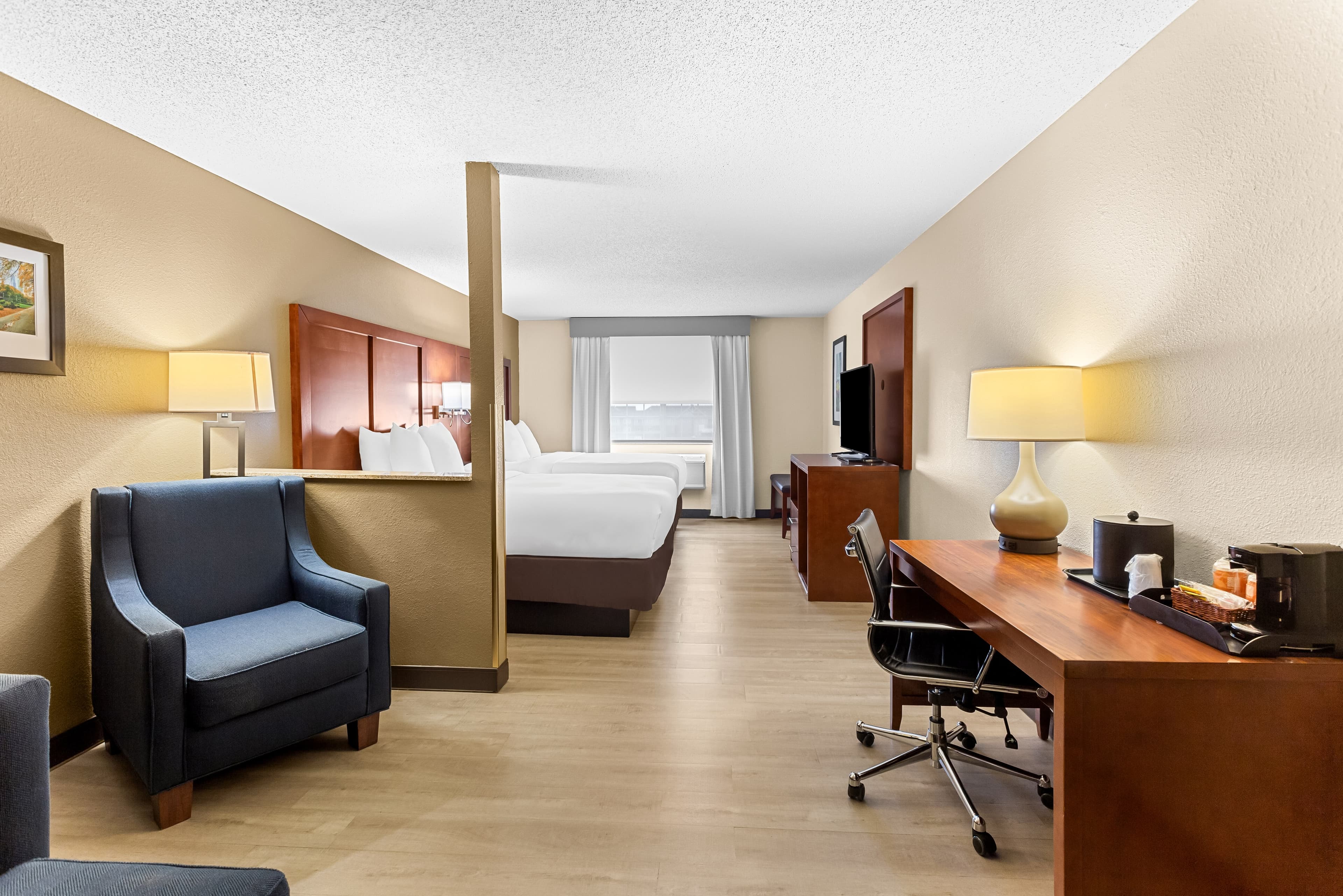 Comfort Suites Grayslake near Libertyville North — 33