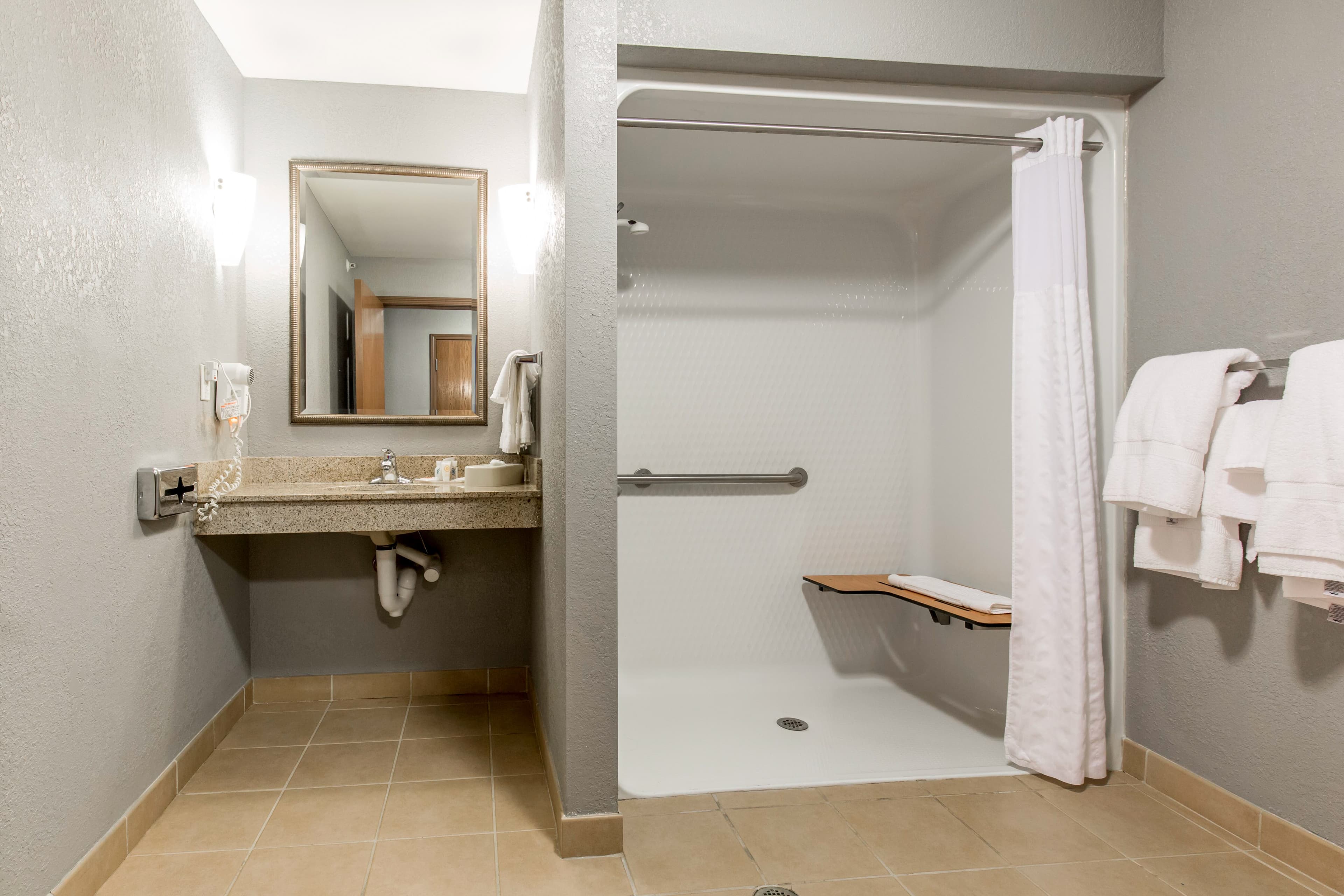 Comfort Suites Fairview Heights - St Louis — 13