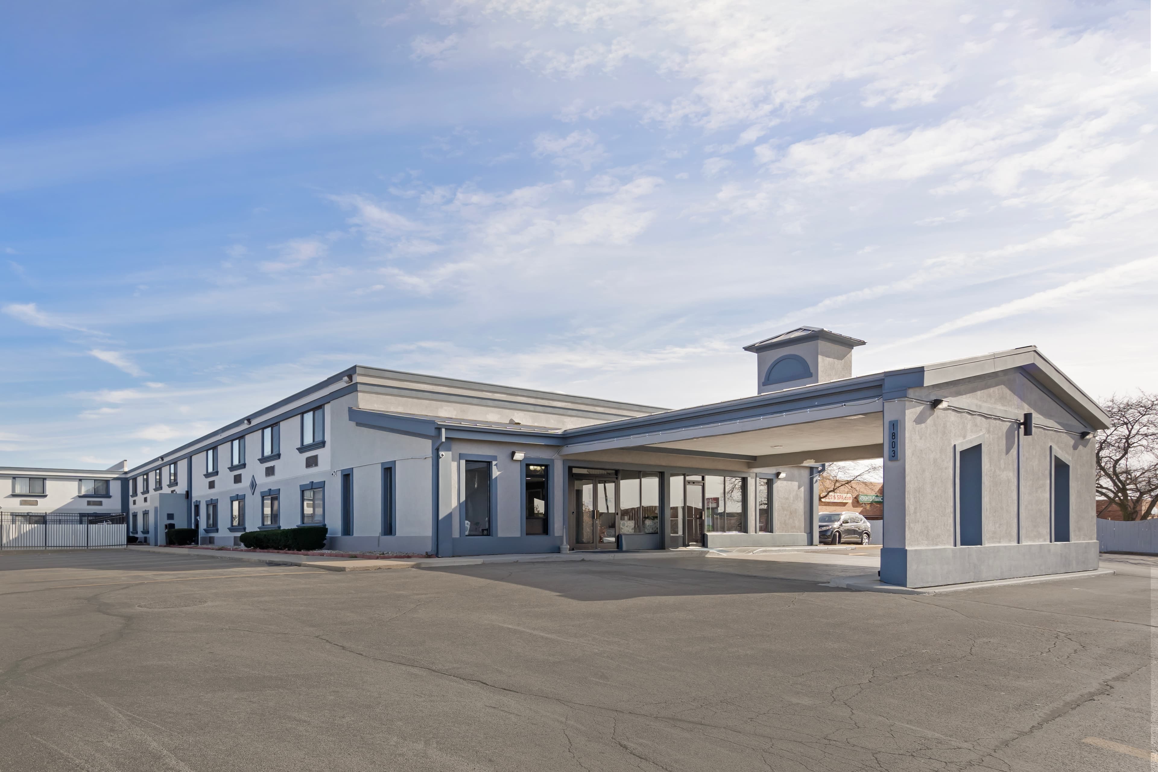 Quality Inn & Suites Bloomington University Area