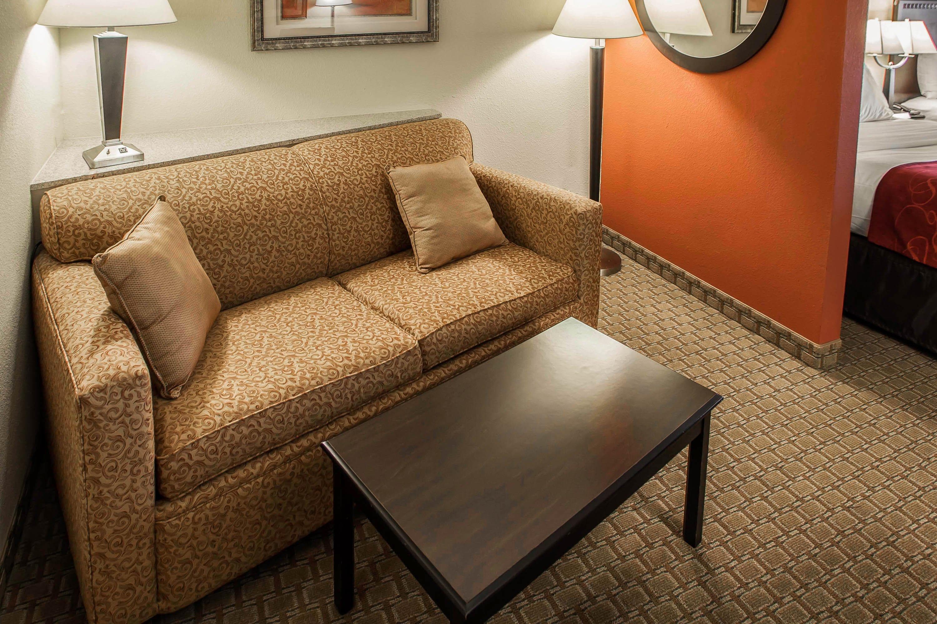 Comfort Suites Bloomington I-55 and I-74 — 6