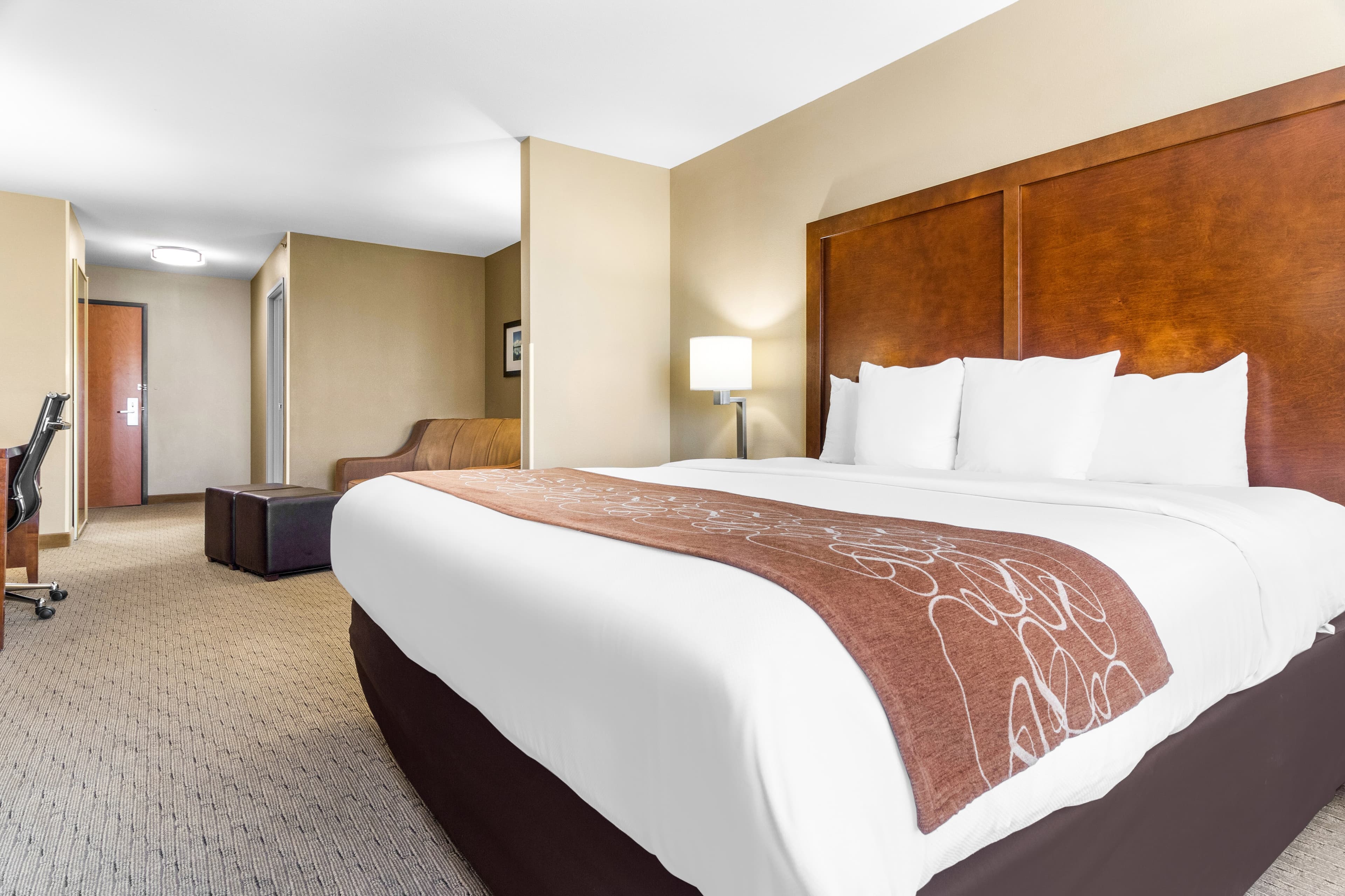 Comfort Suites - Image 3