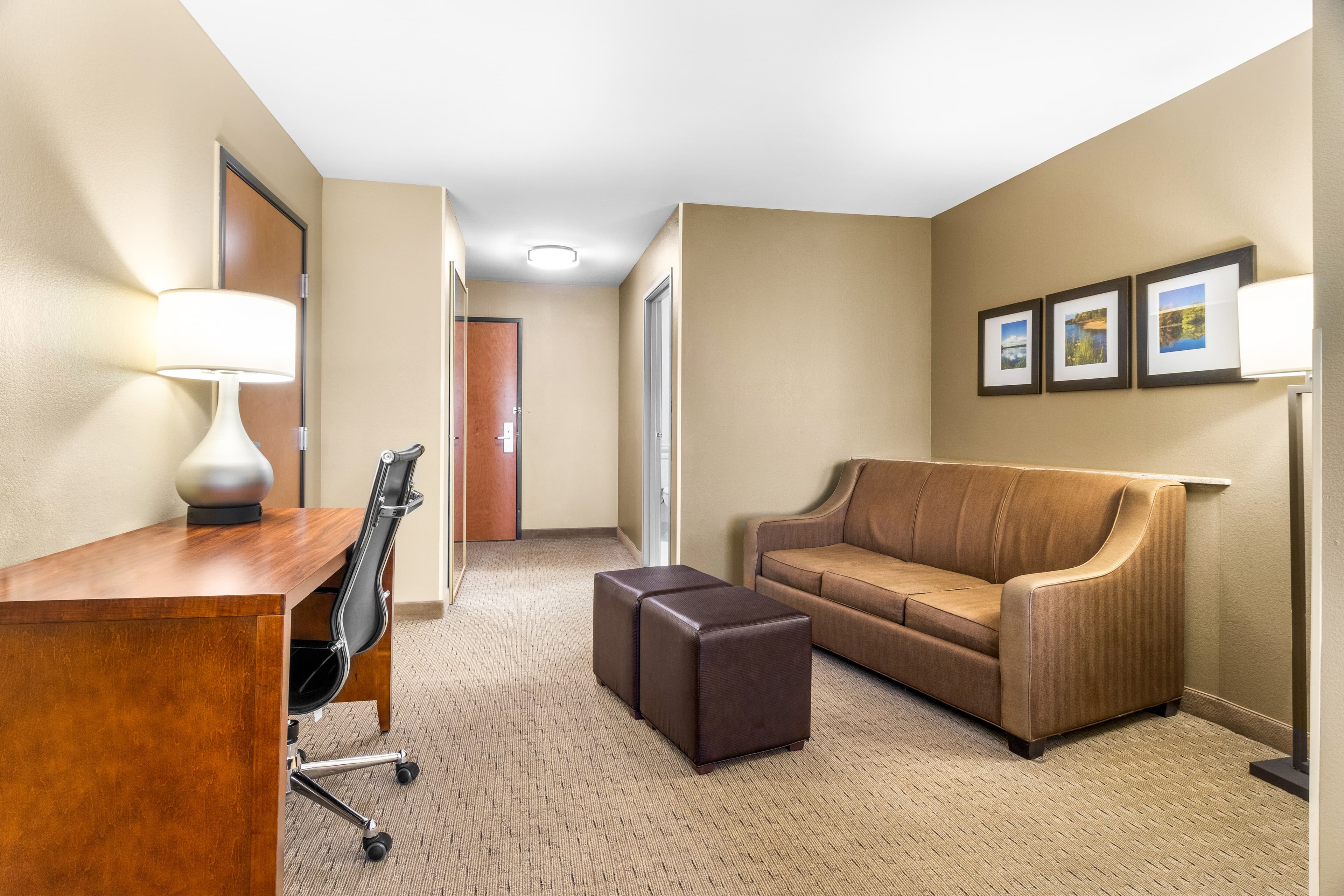 Comfort Suites - Image 4