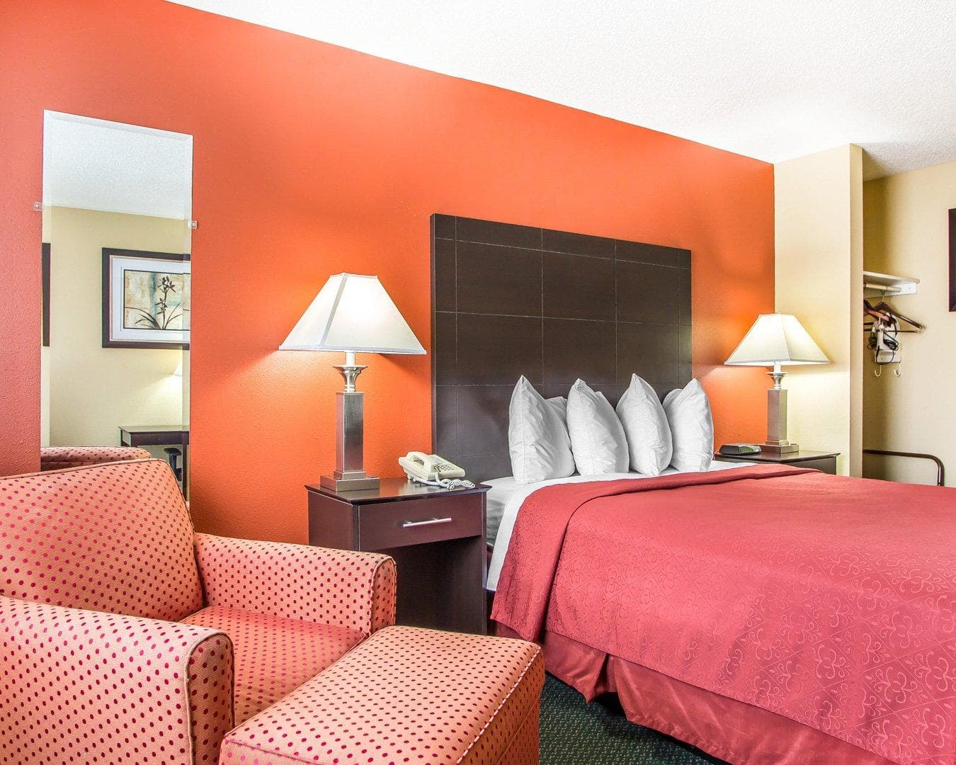 Quality Inn Morton at I-74 - Image 3