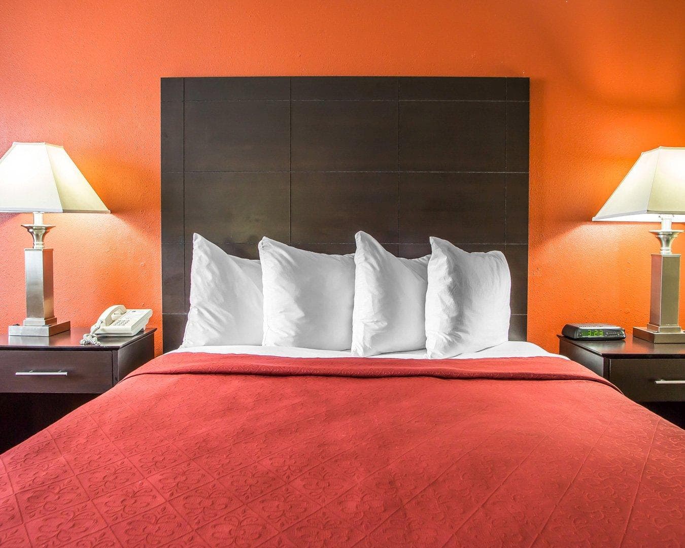 Quality Inn Morton at I-74 - Image 4