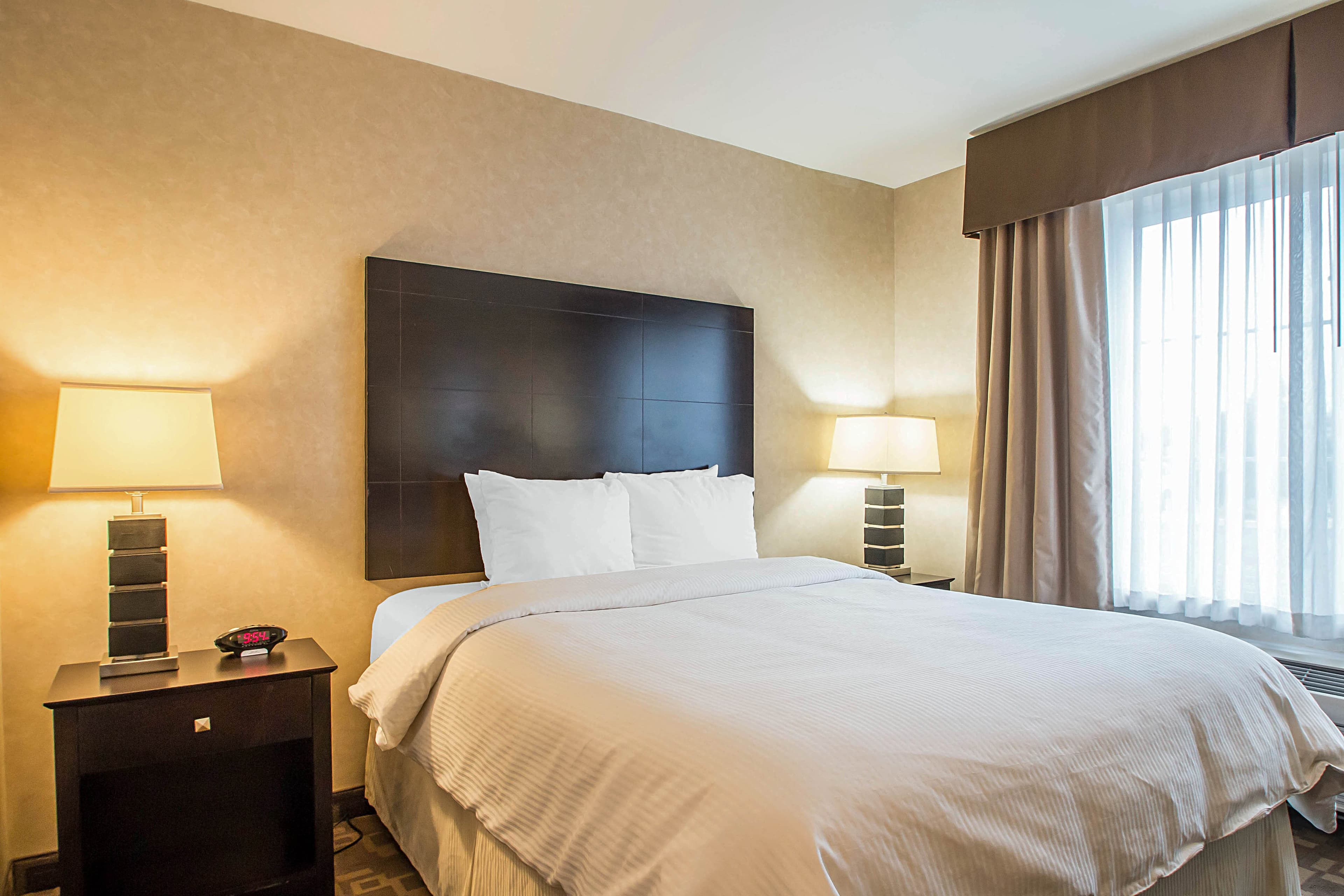 Clarion Inn Elmhurst - Oak Brook near I-88, I-290, I-294 — 8