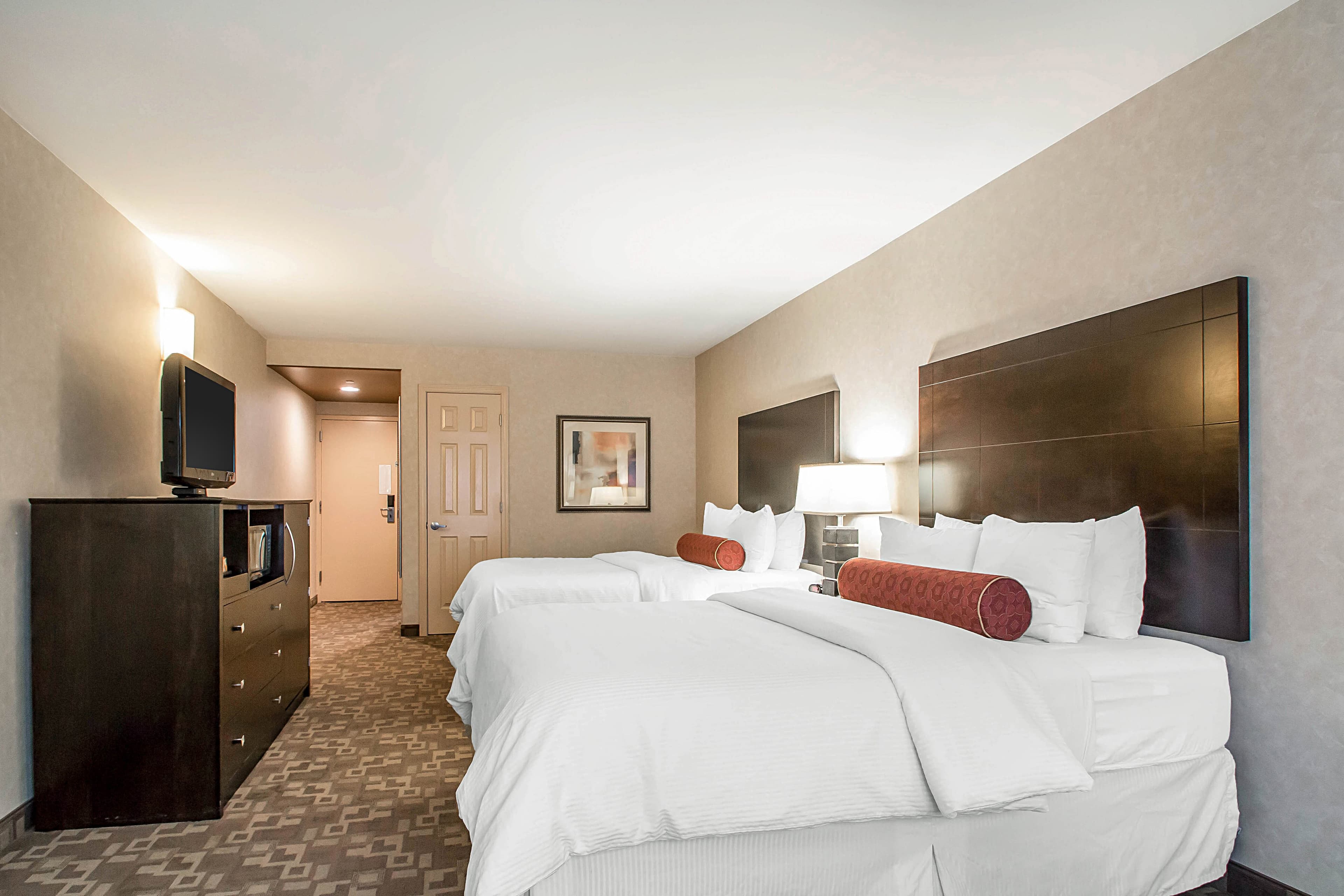 Clarion Inn Elmhurst - Oak Brook near I-88, I-290, I-294 - Image 4