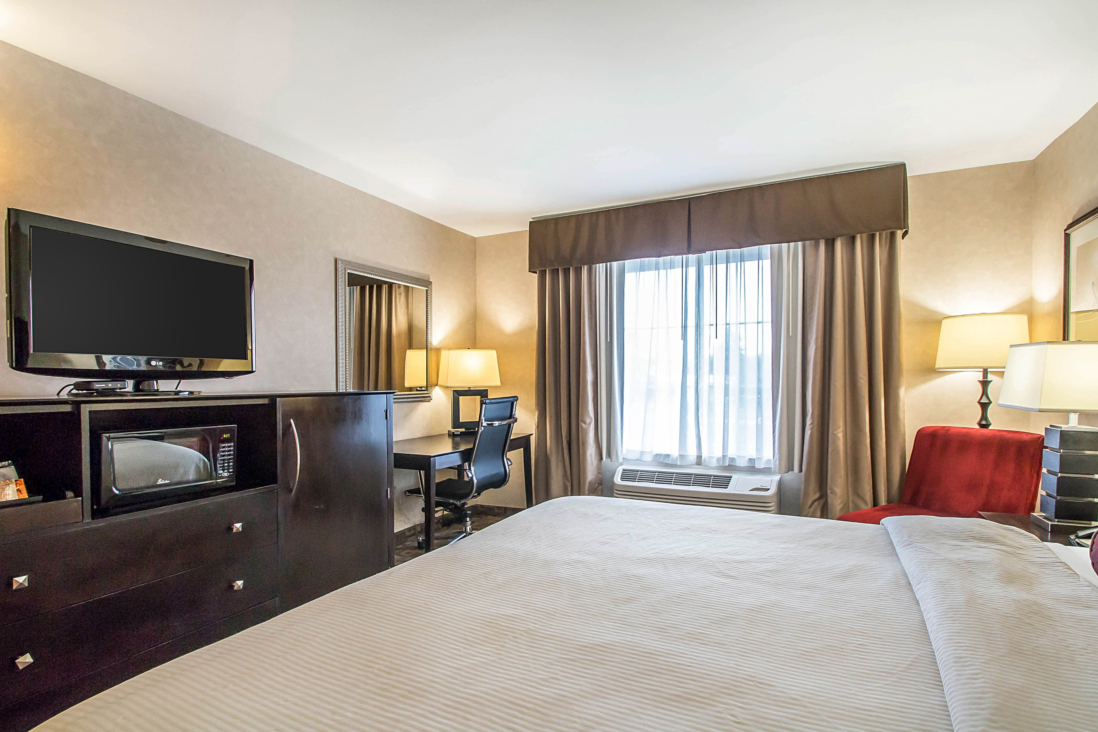 Clarion Inn Elmhurst - Oak Brook near I-88, I-290, I-294 — 12