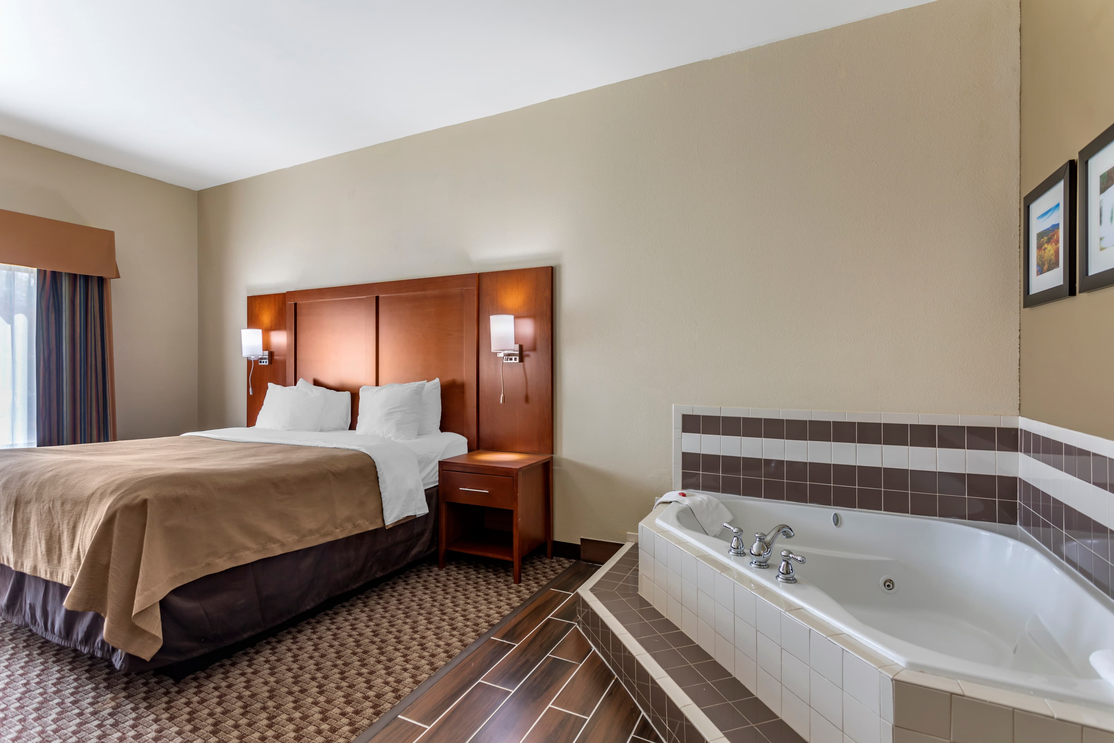 Comfort Inn & Suites Carbondale University Area — 8