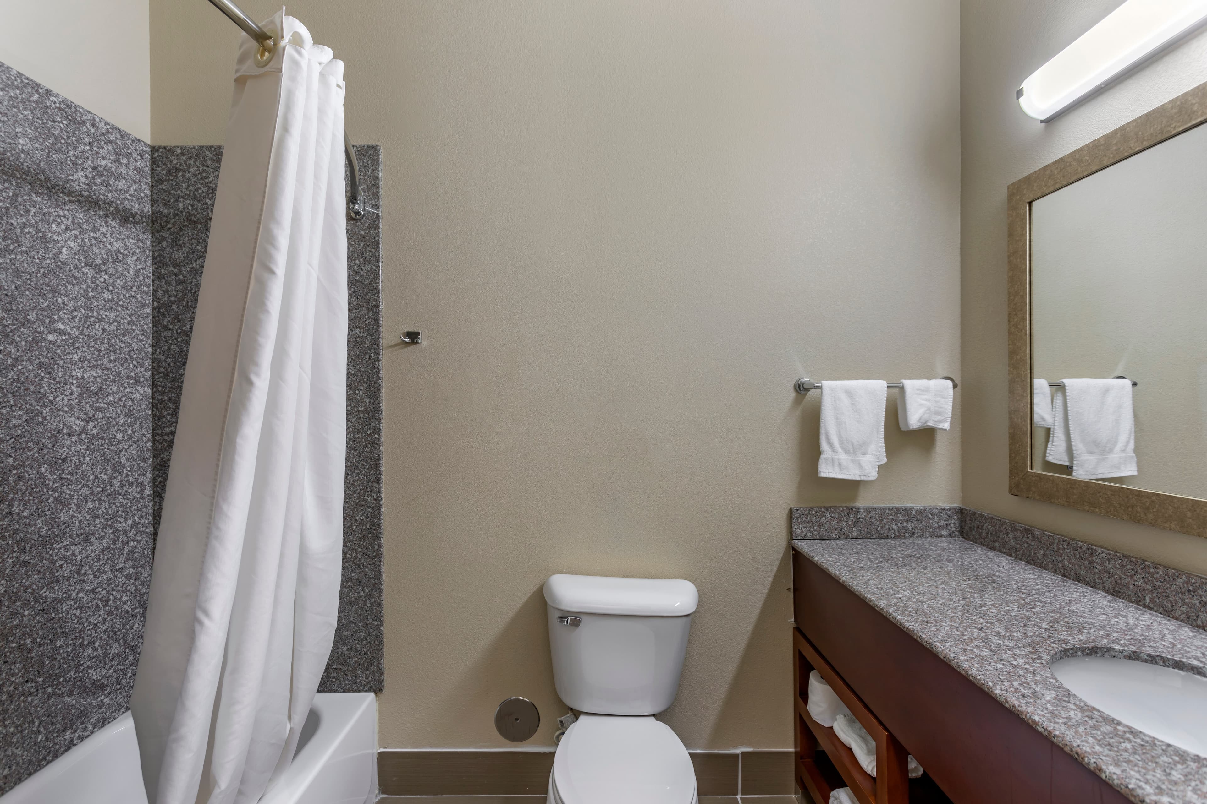 Comfort Inn & Suites Carbondale University Area — 9