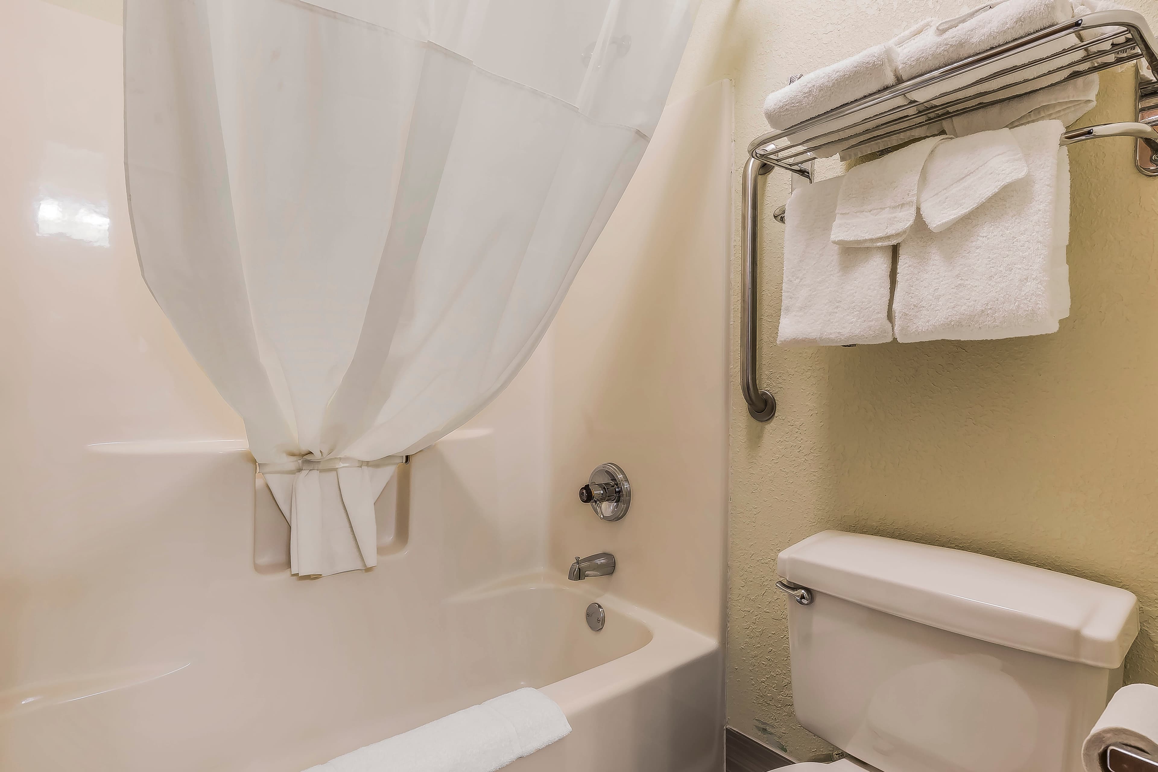 Quality Inn Sycamore - DeKalb — 7