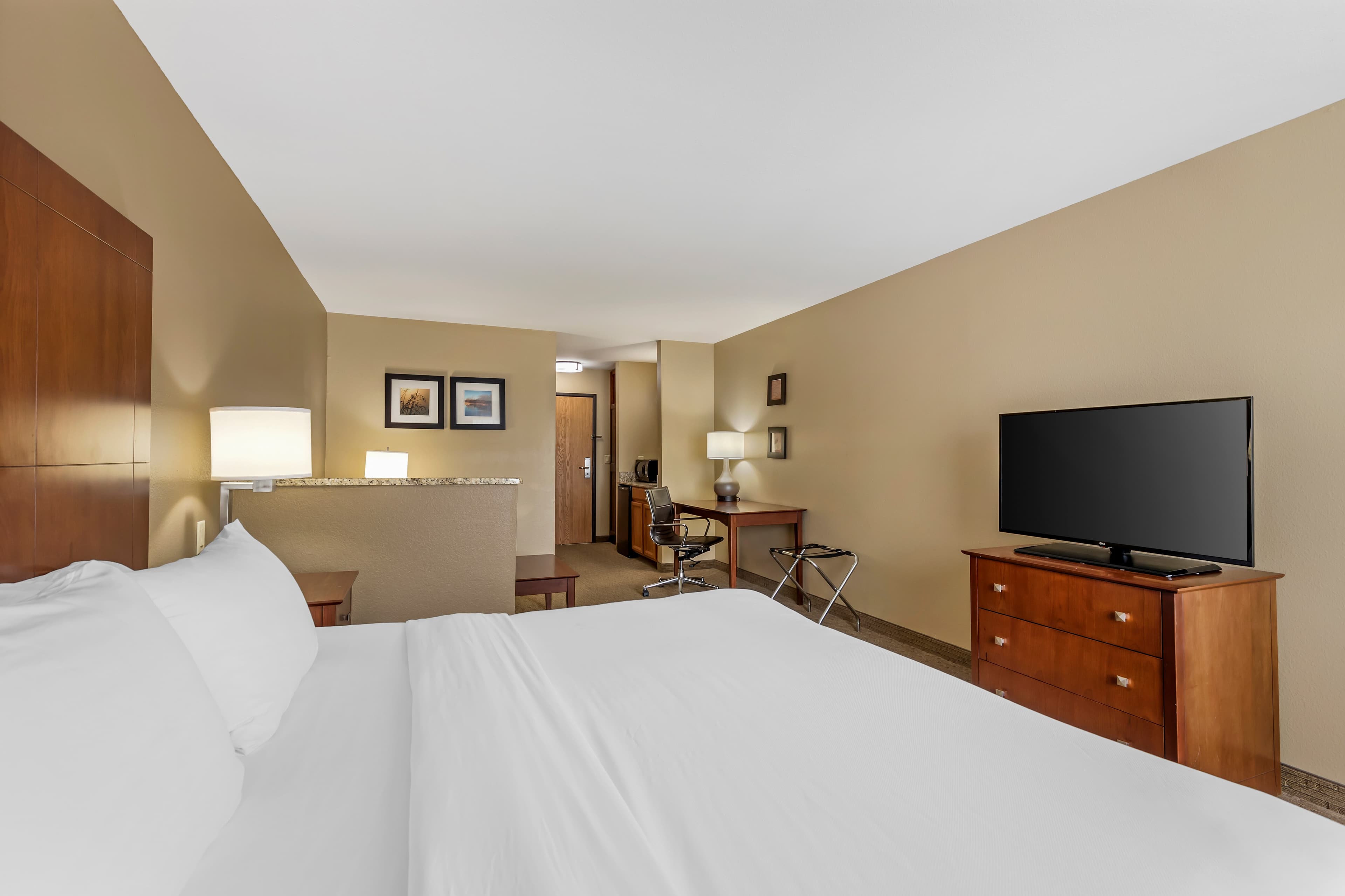 Comfort Inn & Suites East Moline near I-80 — 16