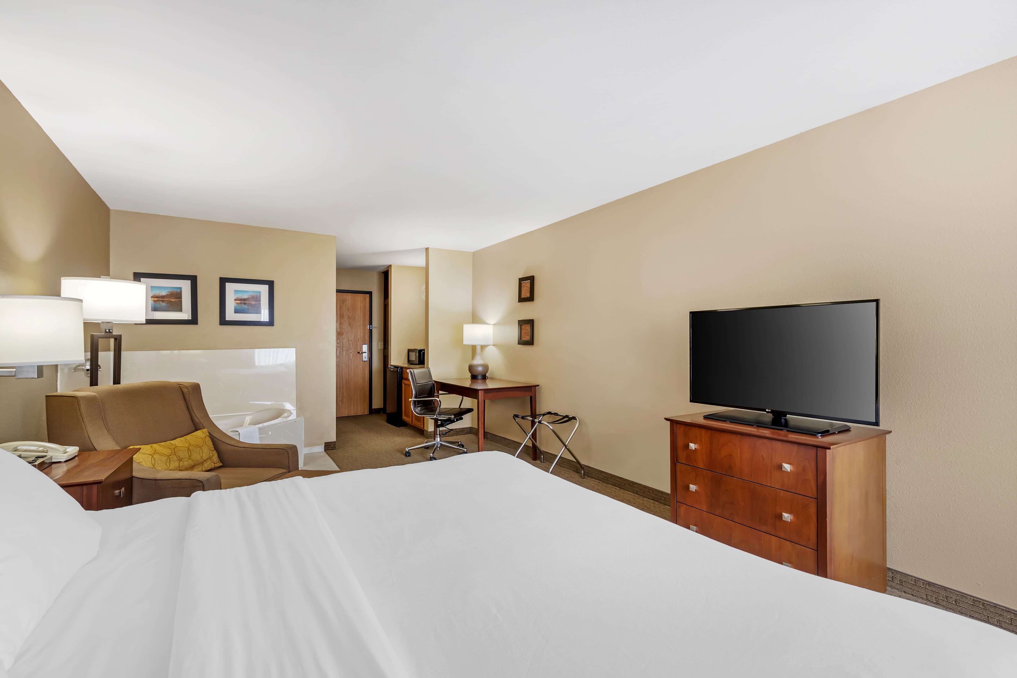 Comfort Inn & Suites East Moline near I-80 — 20