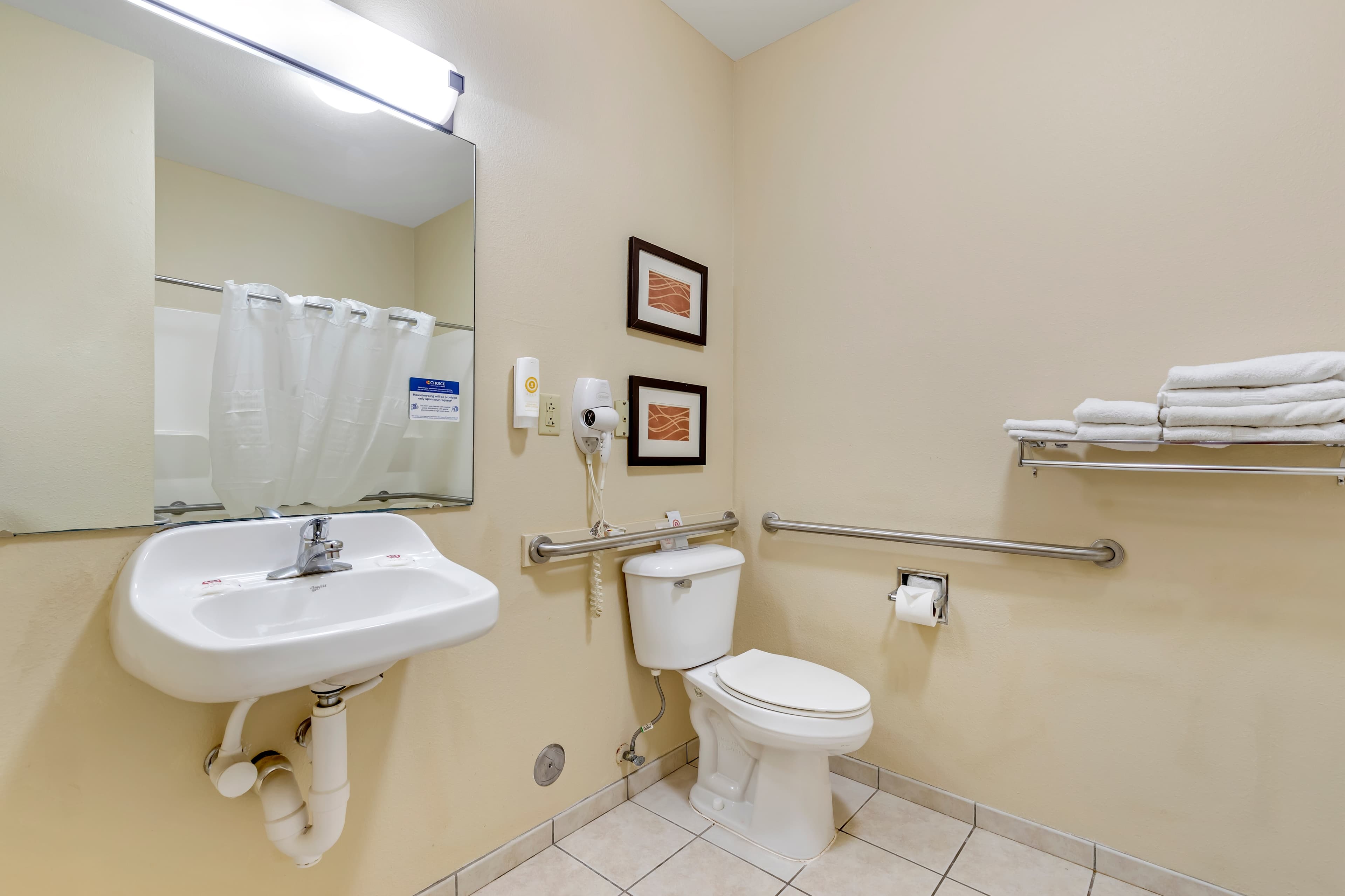 Comfort Inn & Suites East Moline near I-80 — 6
