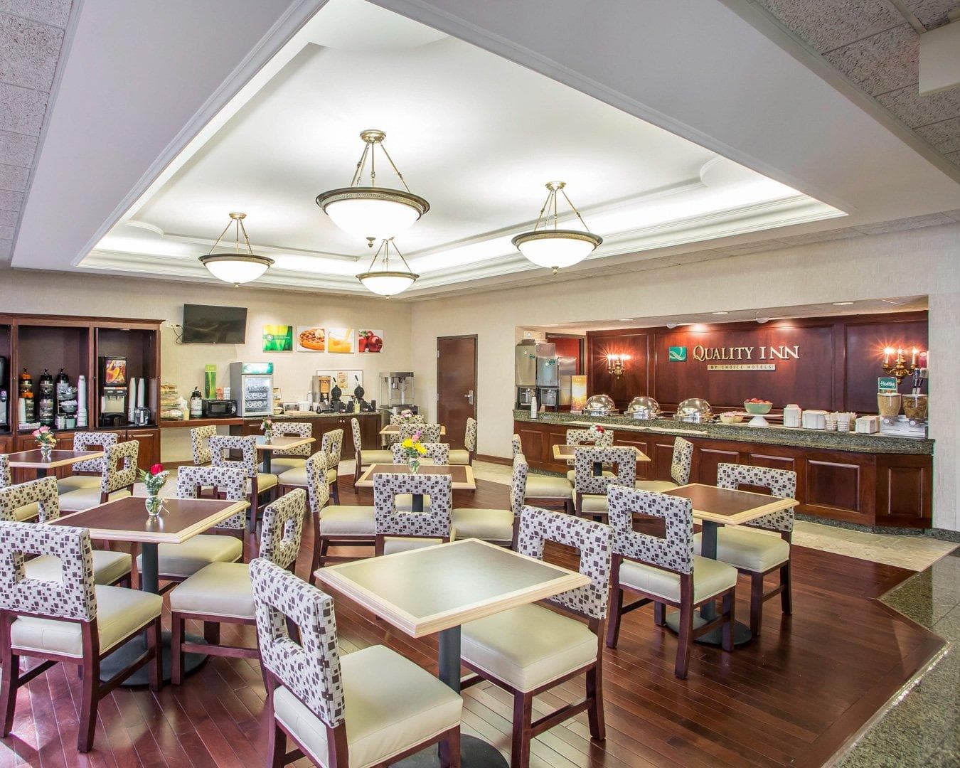 Quality Inn Schaumburg - Chicago near the Mall - Image 1