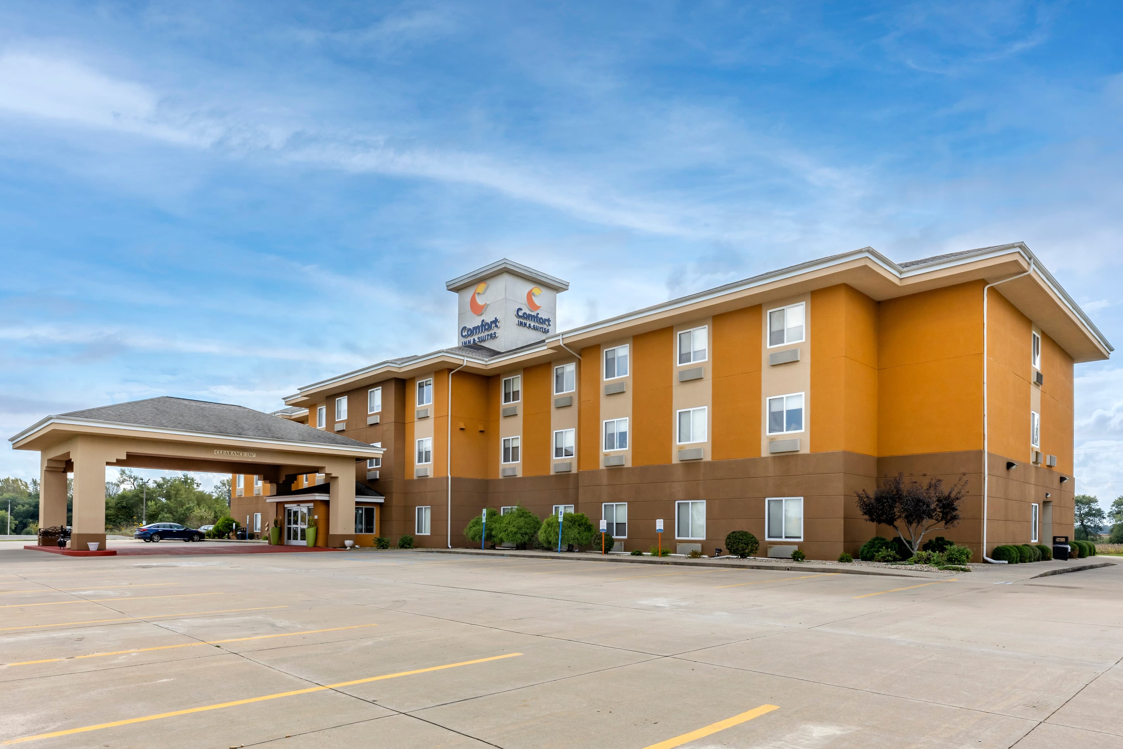 Comfort Inn & Suites Greenville I-70 - Image 1