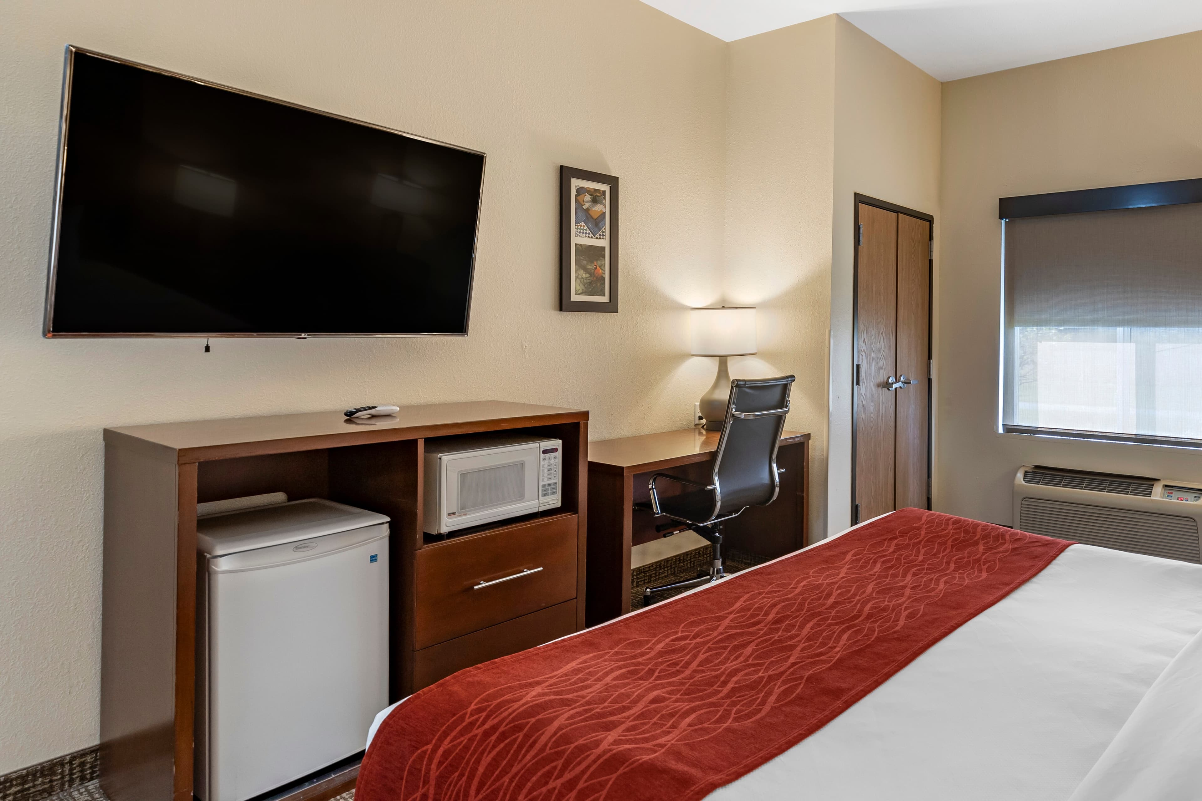 Comfort Inn & Suites Greenville I-70 — 6