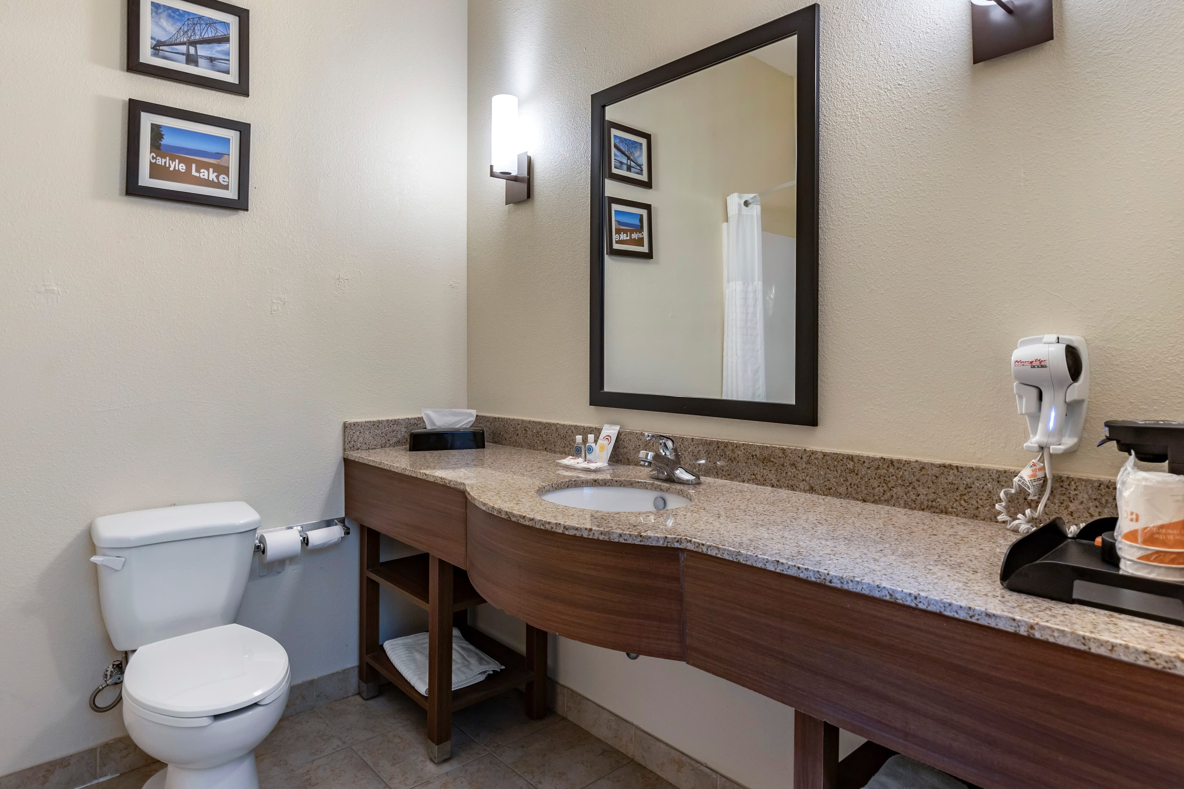 Comfort Inn & Suites Greenville I-70 — 8
