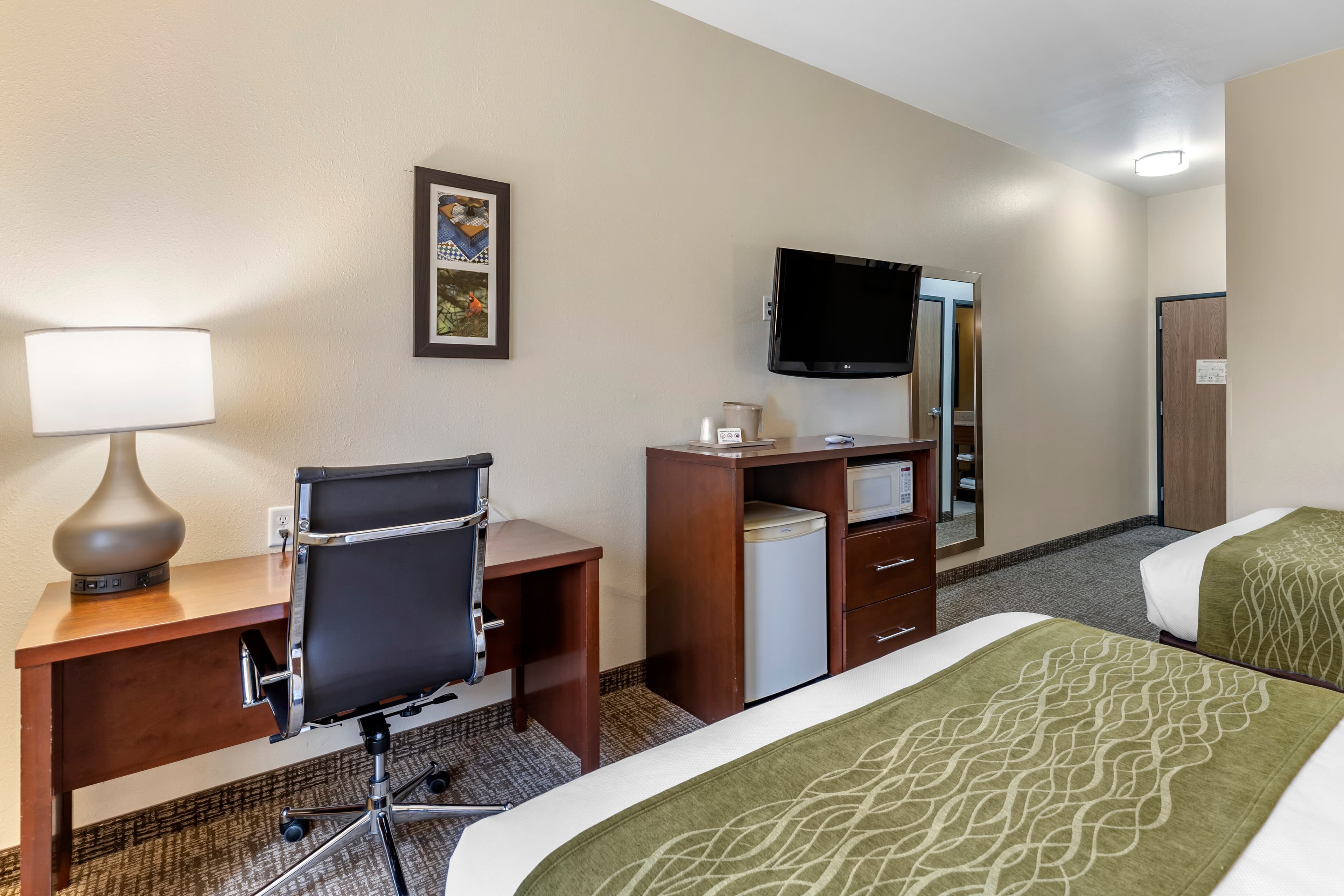 Comfort Inn & Suites Greenville I-70 - Image 3