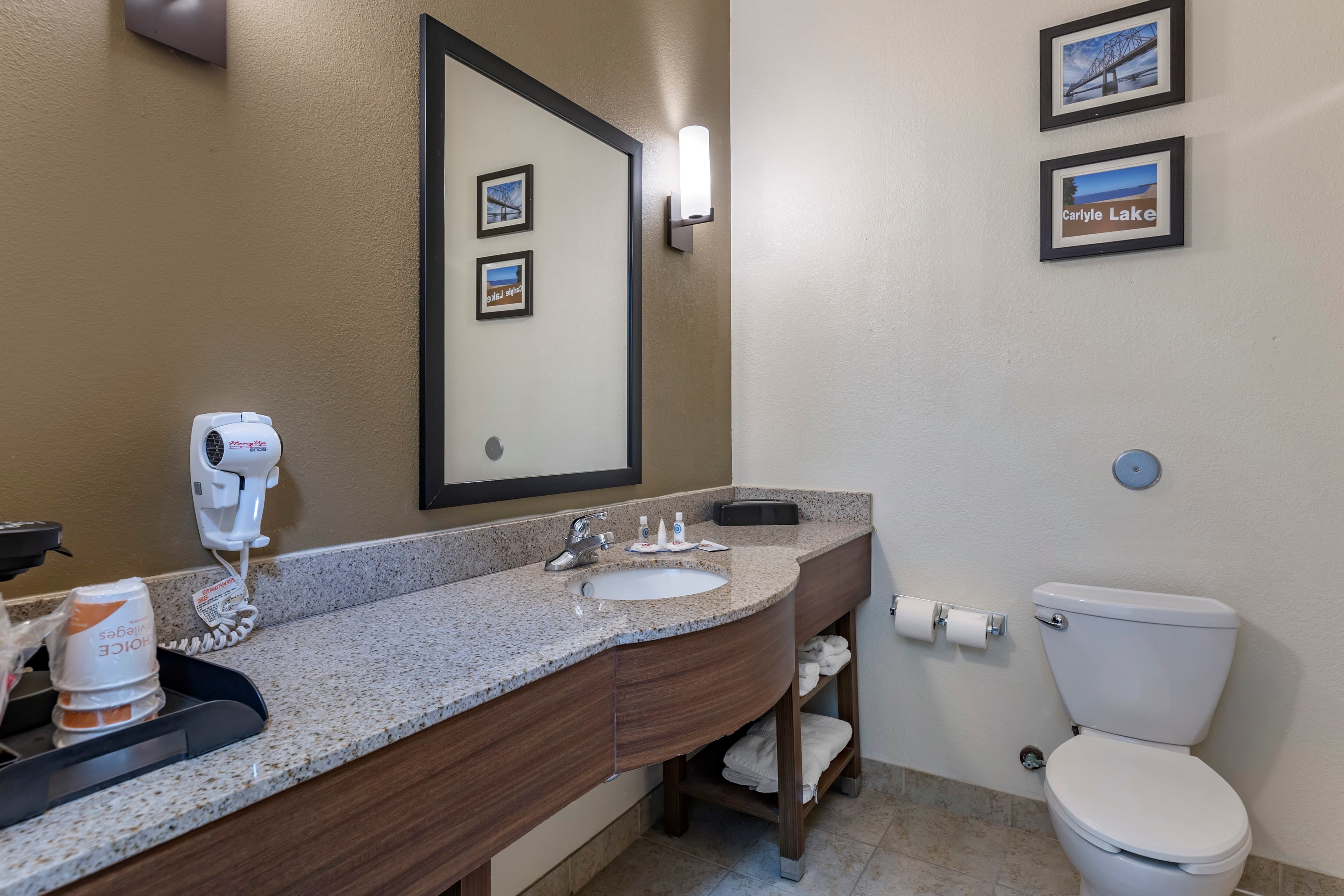 Comfort Inn & Suites Greenville I-70 — 12