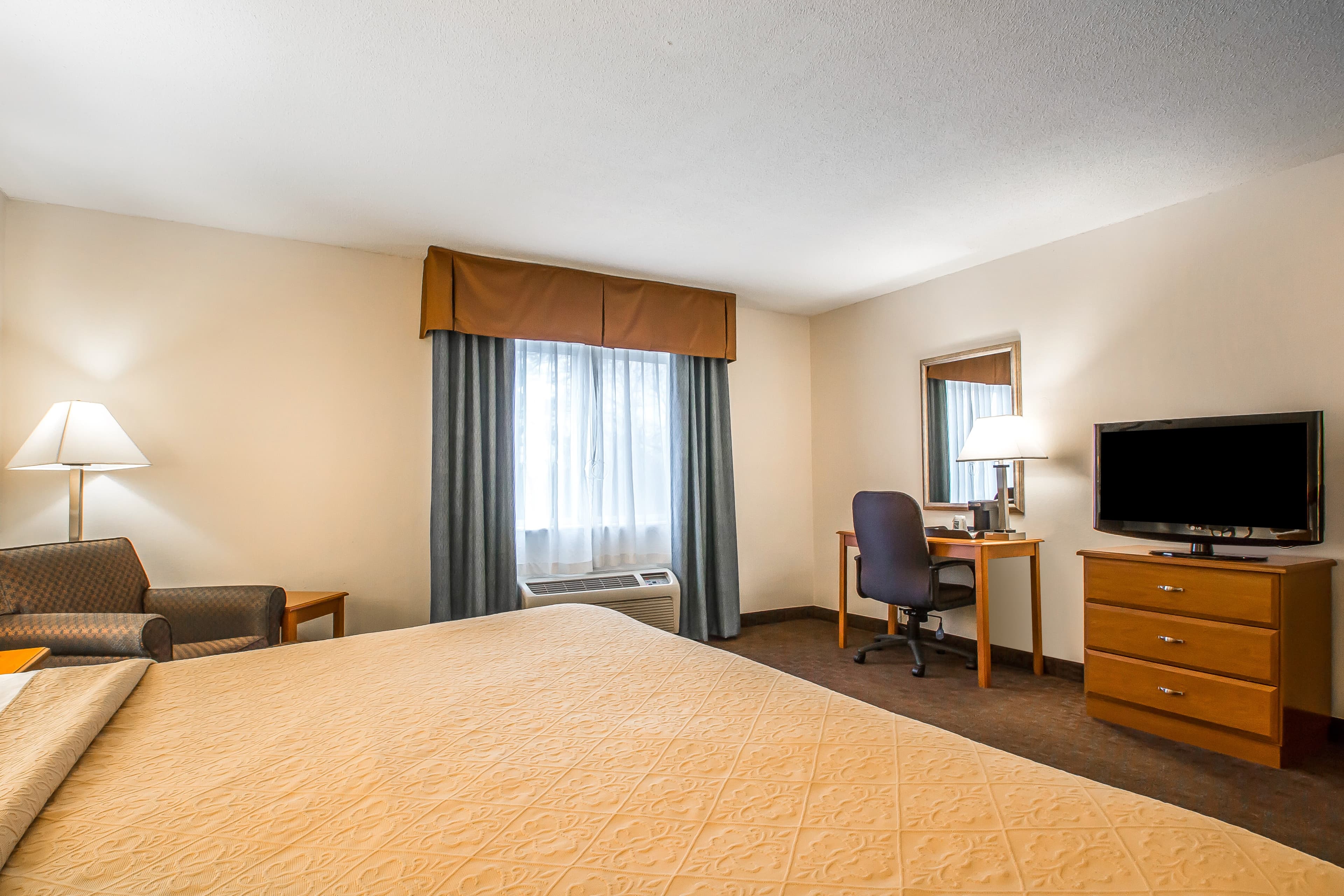 Quality Inn Morris I-80 - Image 3