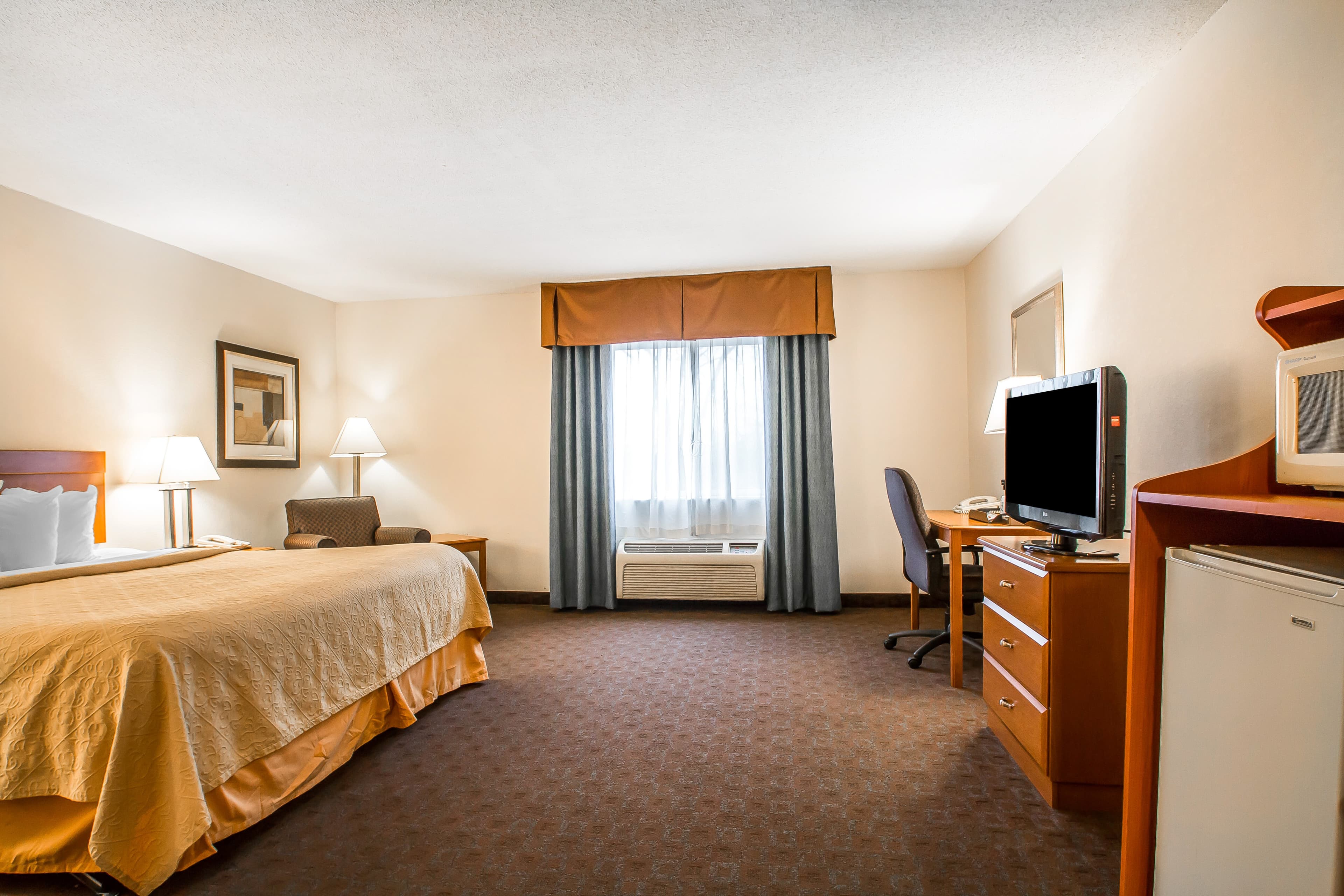 Quality Inn Morris I-80 - Image 4