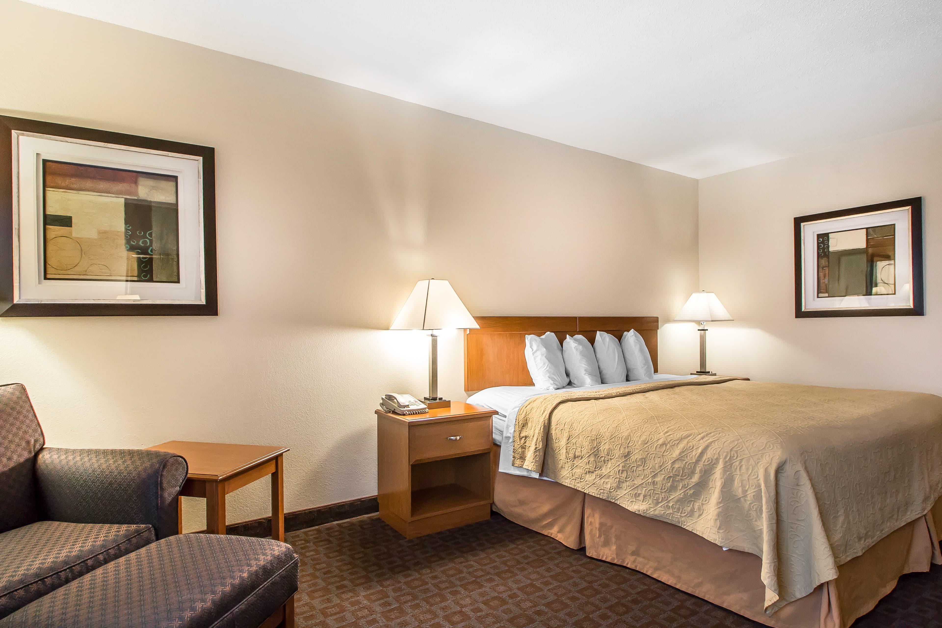 Quality Inn Morris I-80 — 6