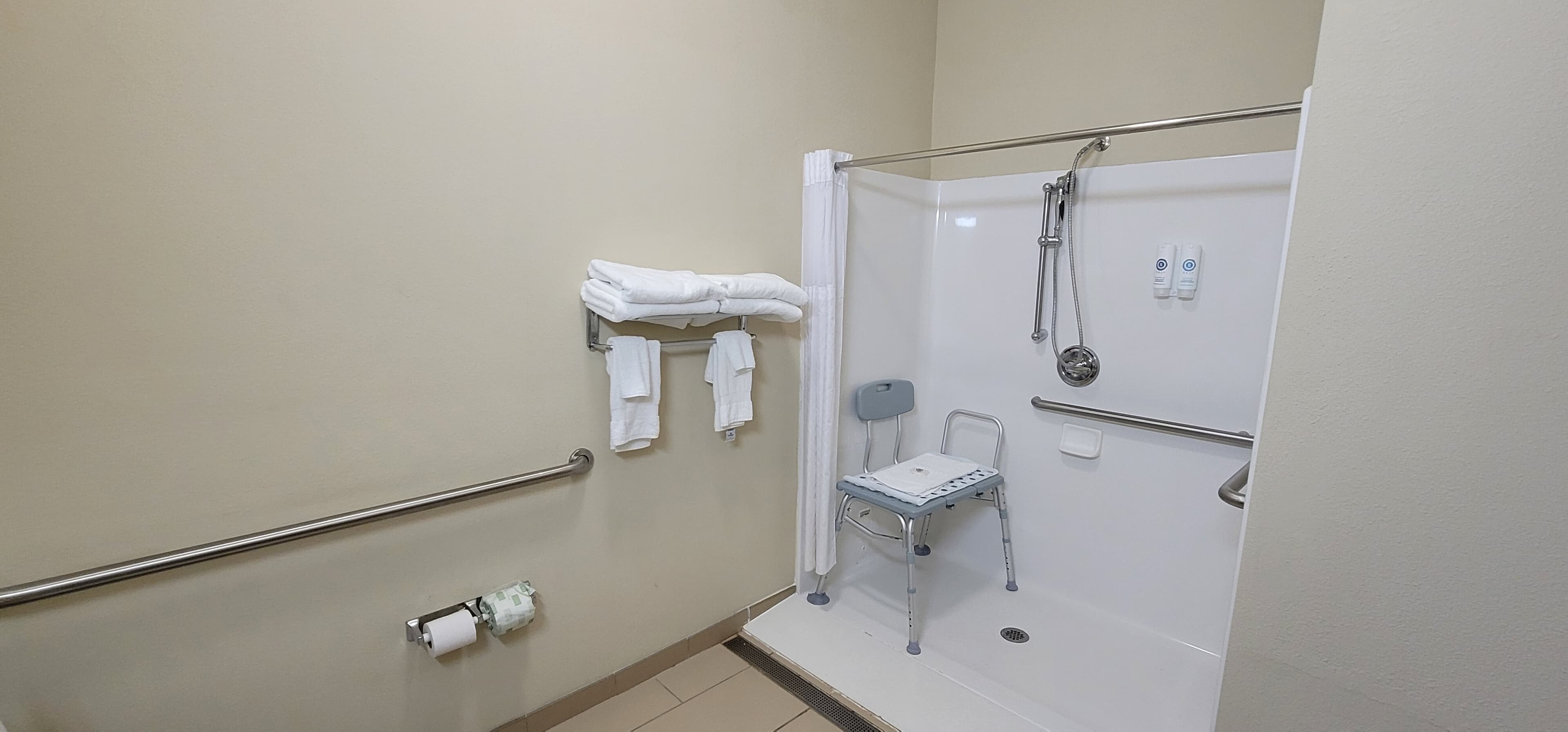 Comfort Inn & Suites Marion I-57 — 11