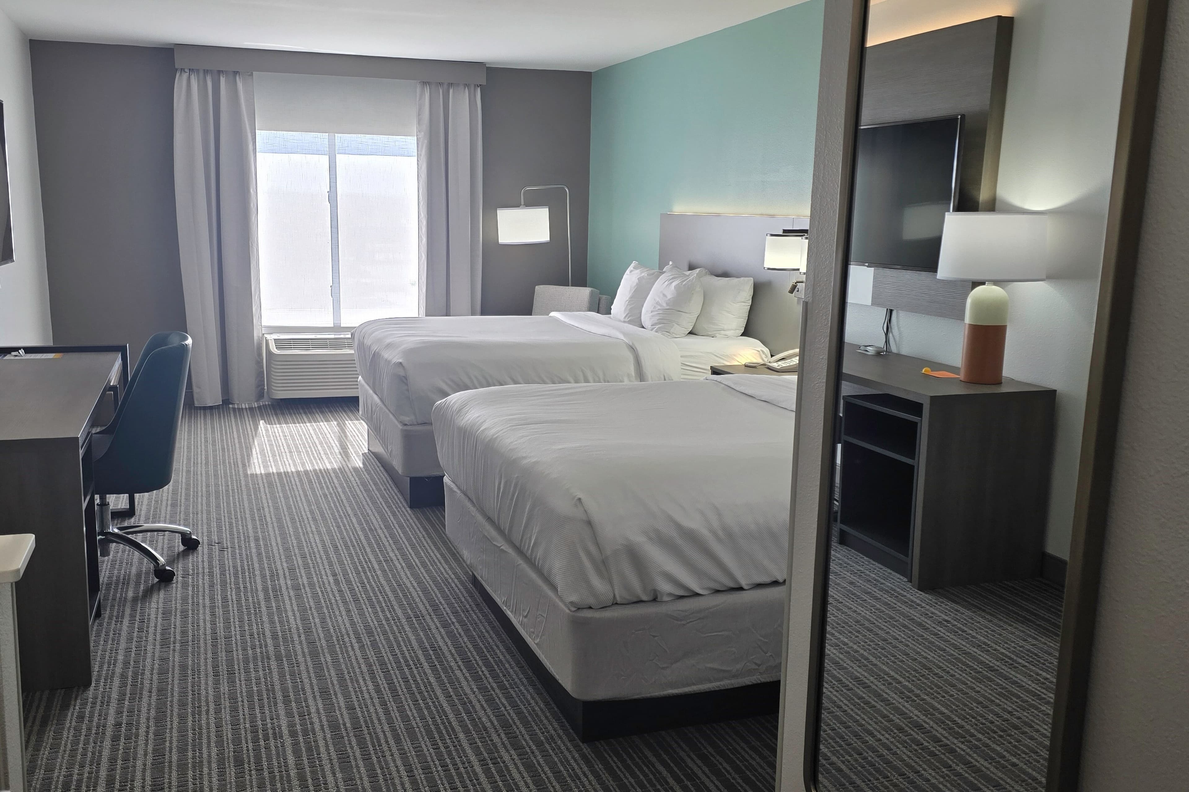 Comfort Inn & Suites Marion I-57 — 12