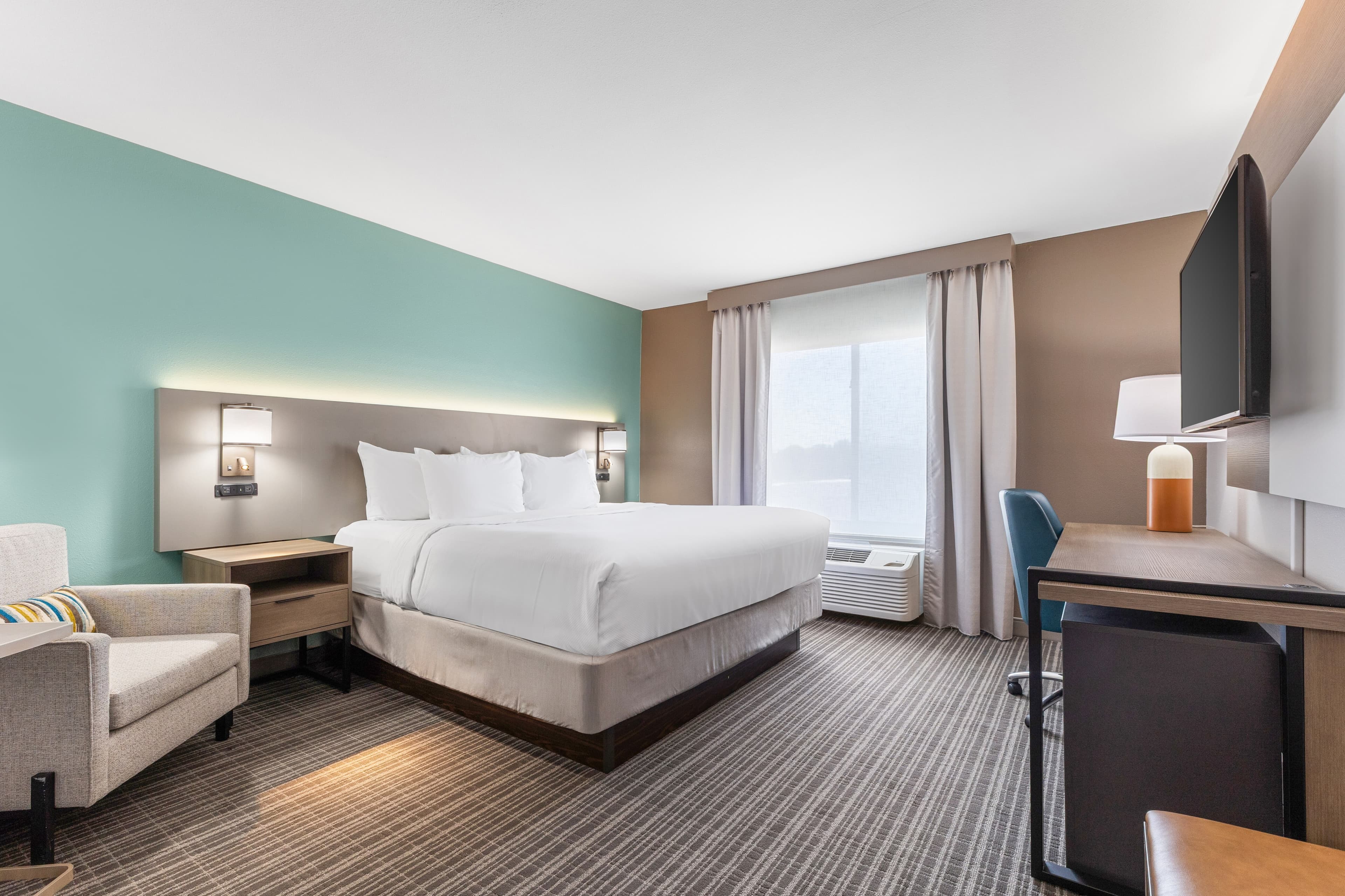 1 King Bed - Image 2