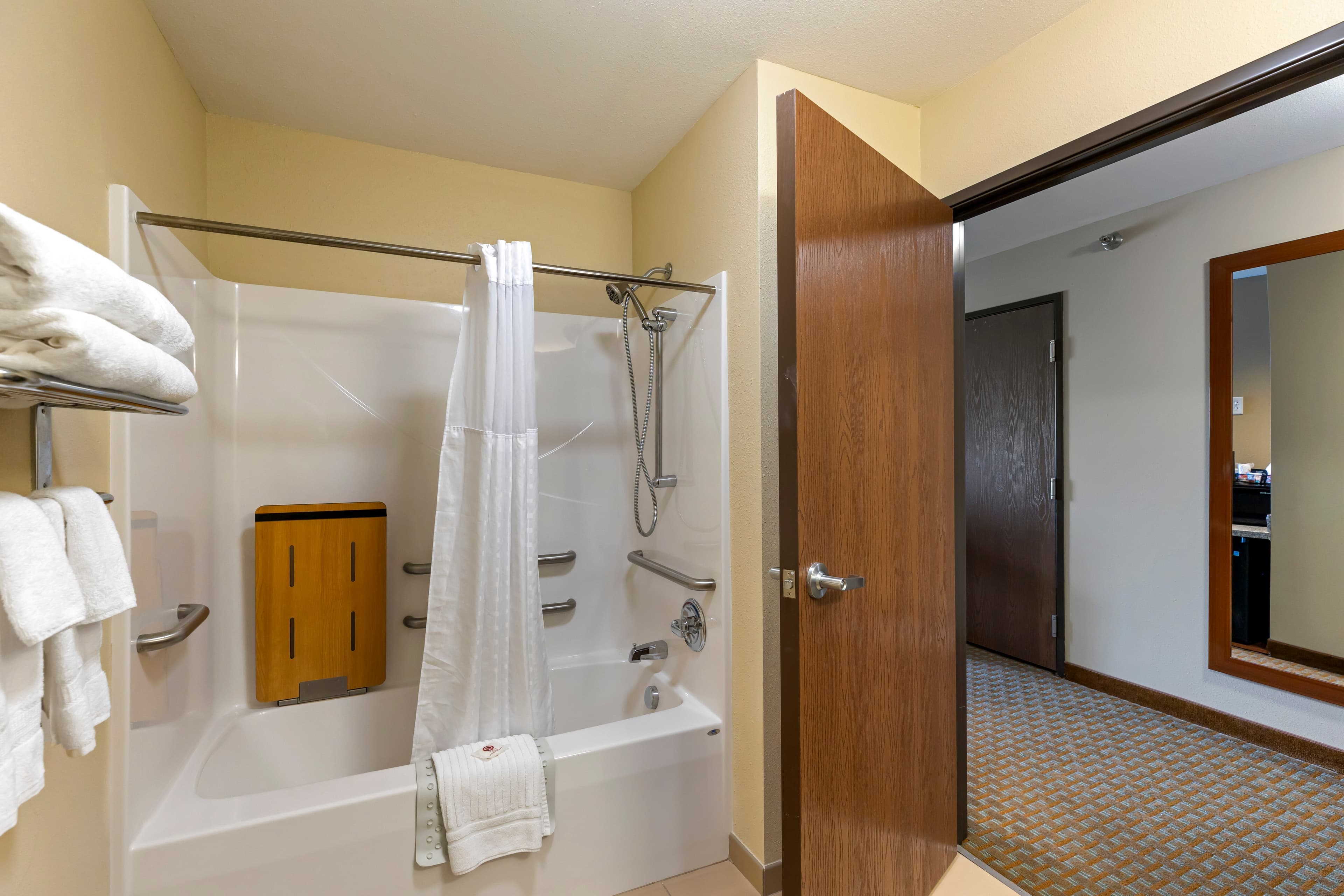 Comfort Inn & Suites Marion I-57 - Image 3