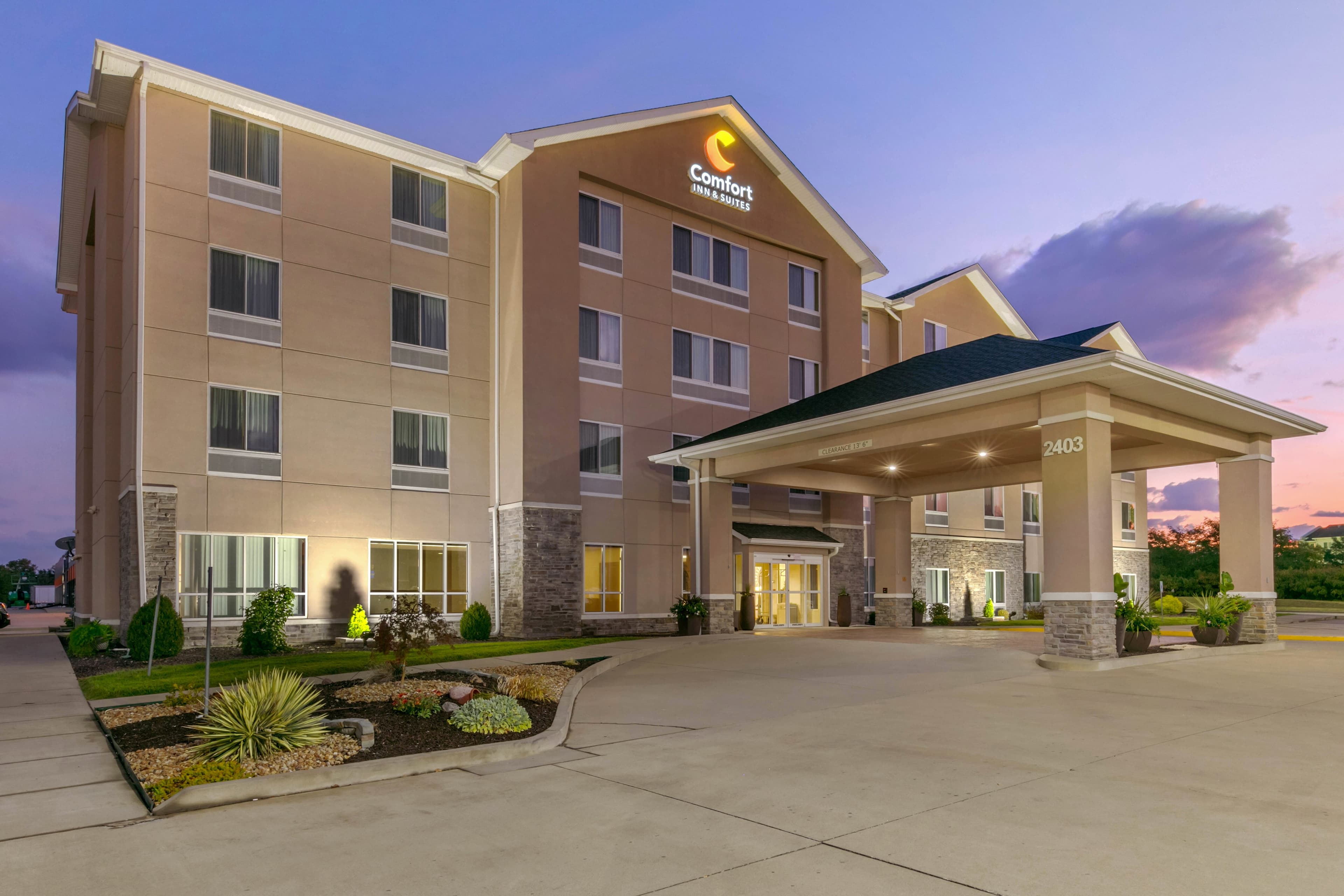 Comfort Inn & Suites Marion I-57 - Image 1