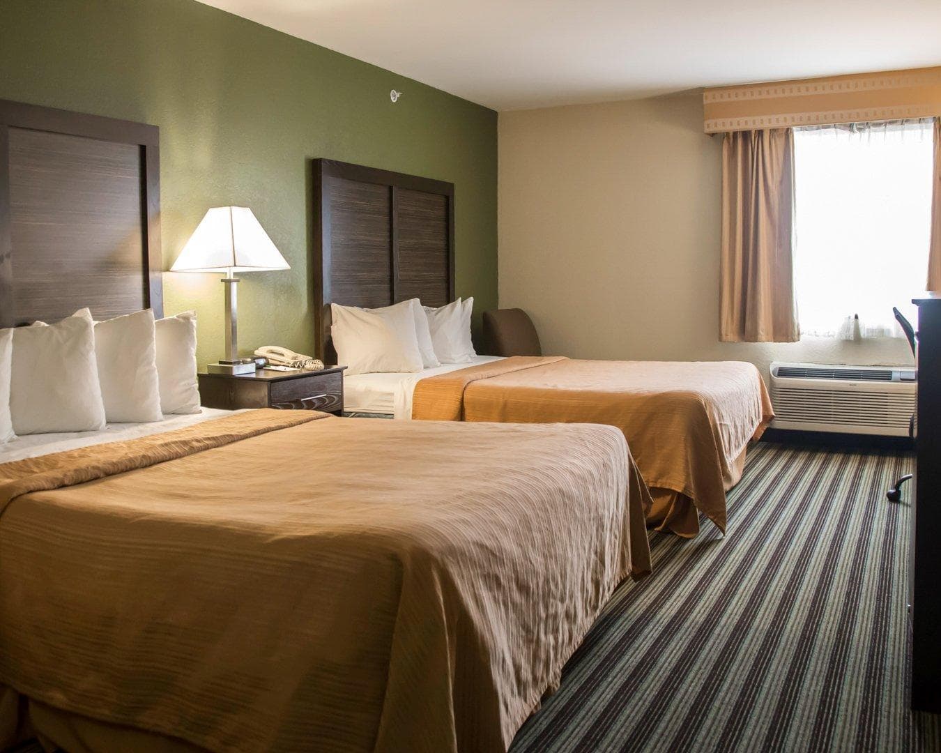 Quality Inn & Suites Loves Park near Rockford - Image 3