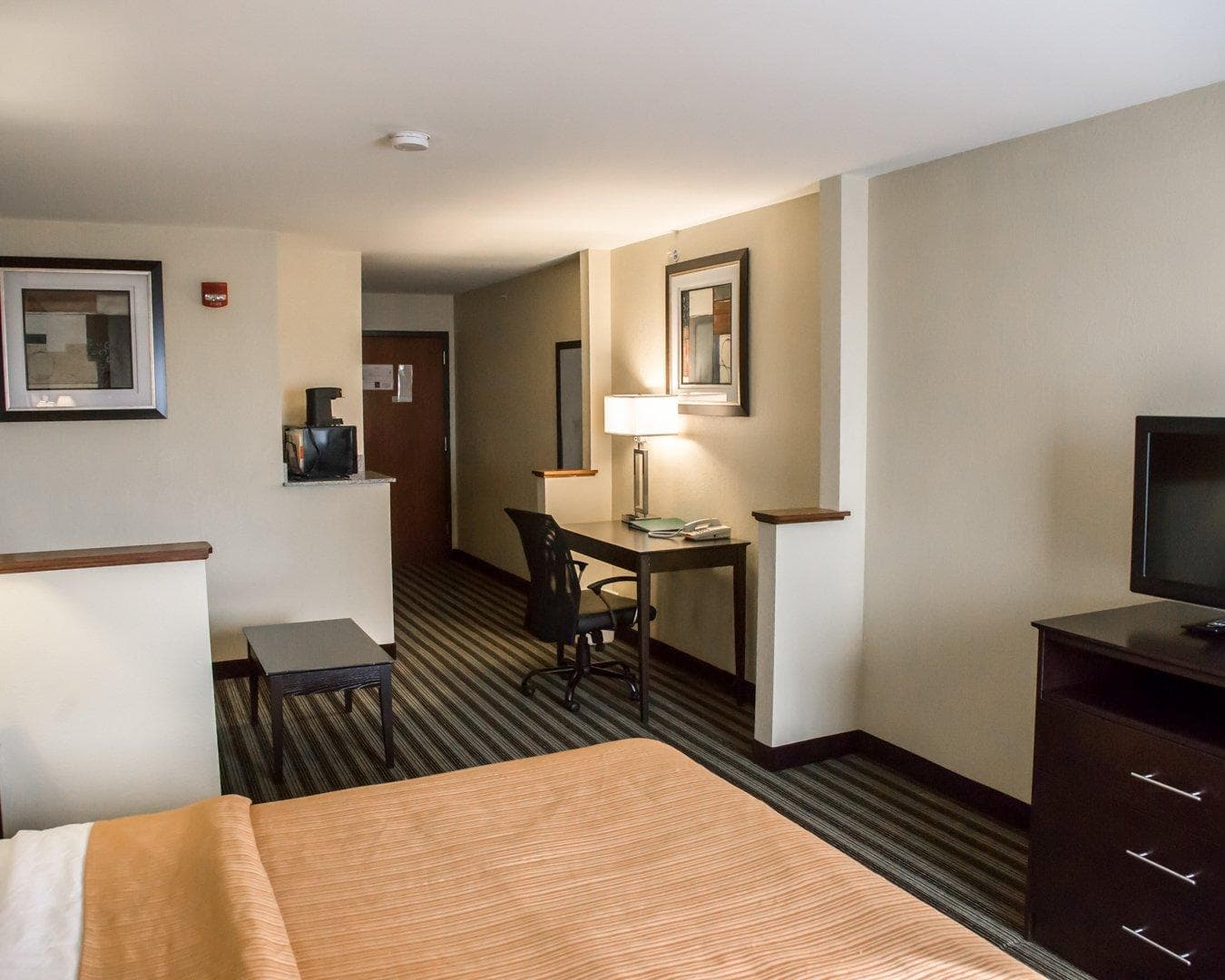 Quality Inn & Suites Loves Park near Rockford — 10