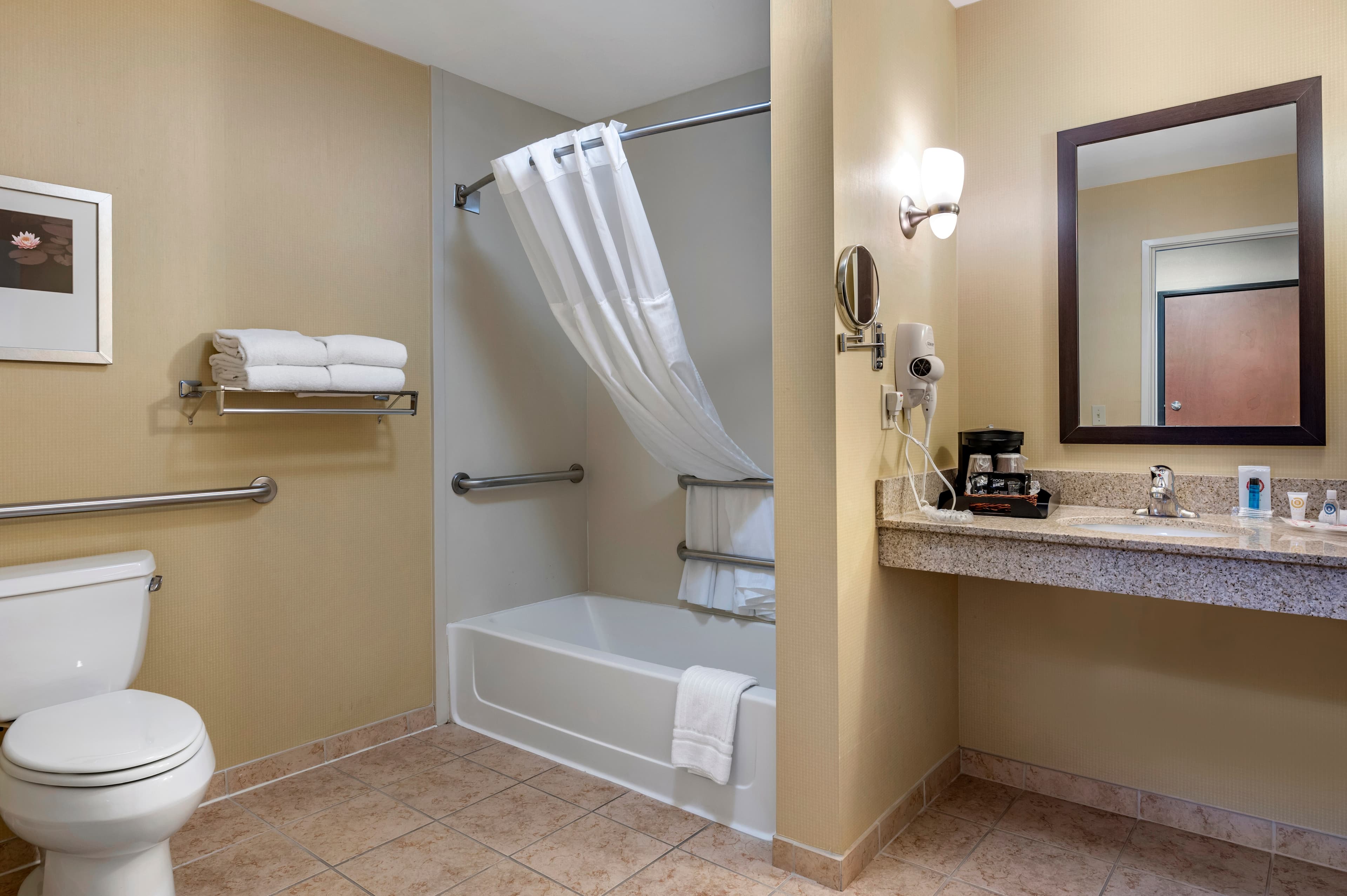 Comfort Suites Urbana Champaign, University Area — 11