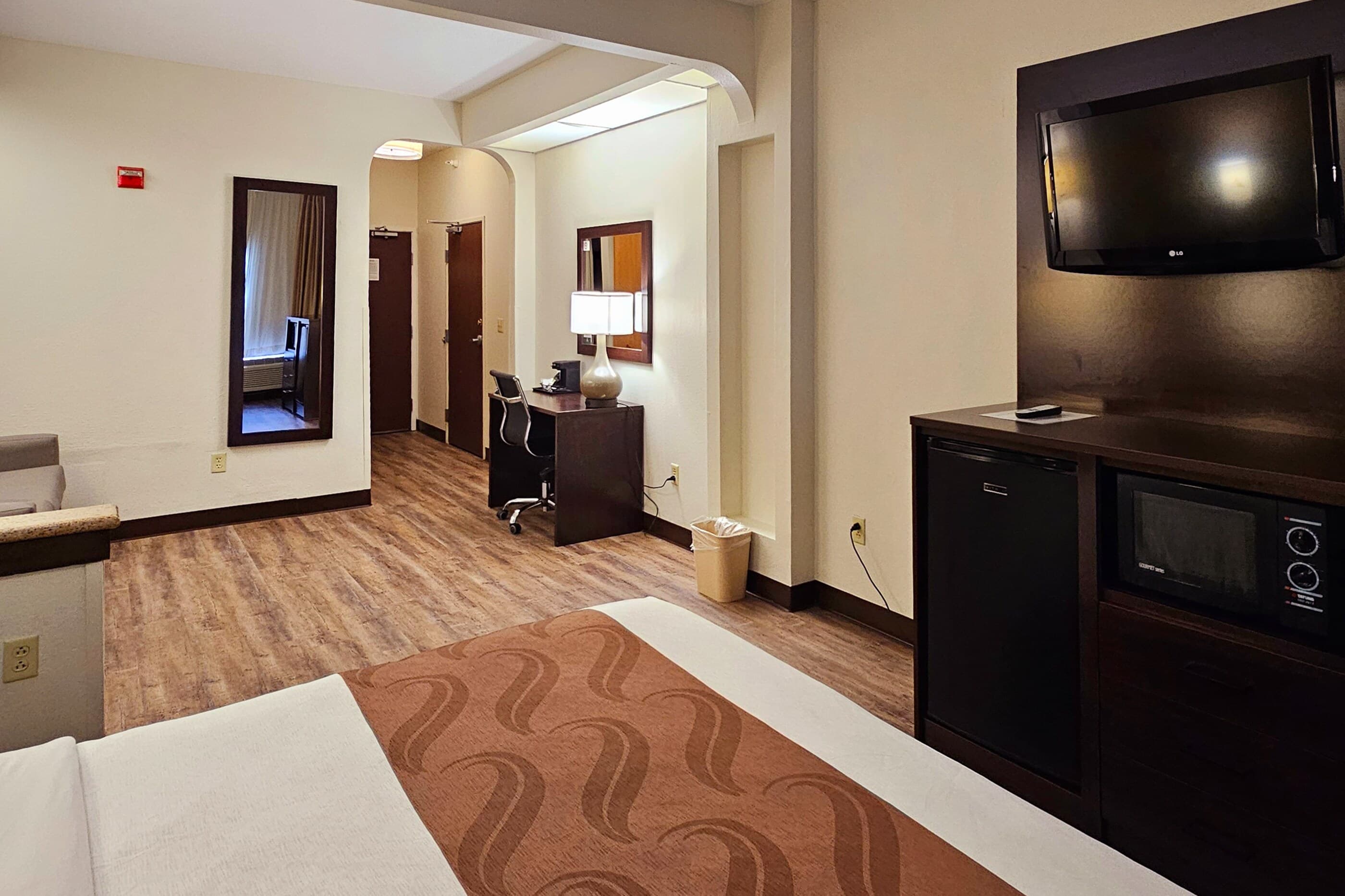 Quality Inn & Suites near St. Louis and I-255 - Image 2