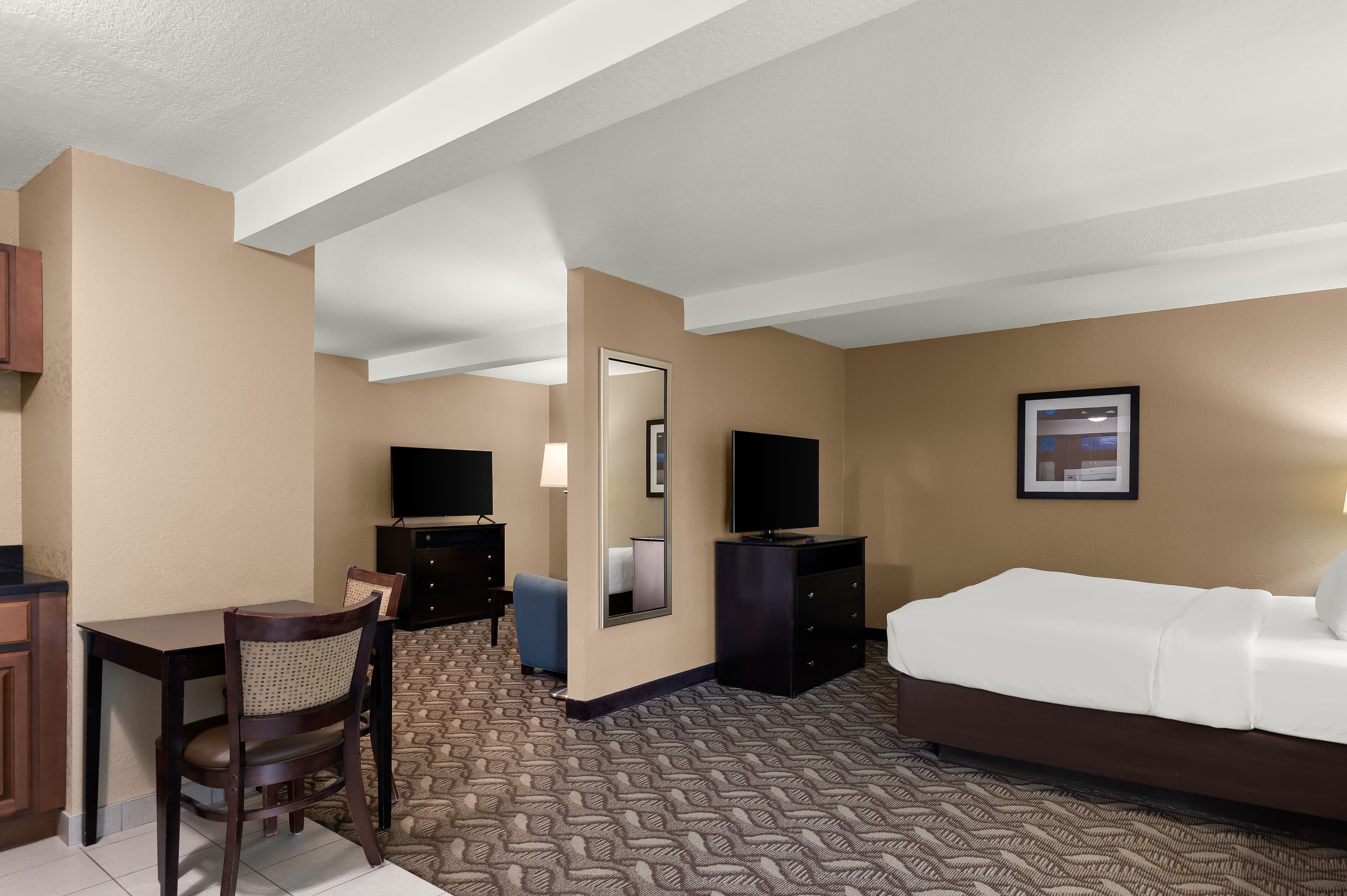 Comfort Inn & Suites Springfield I-55 — 15