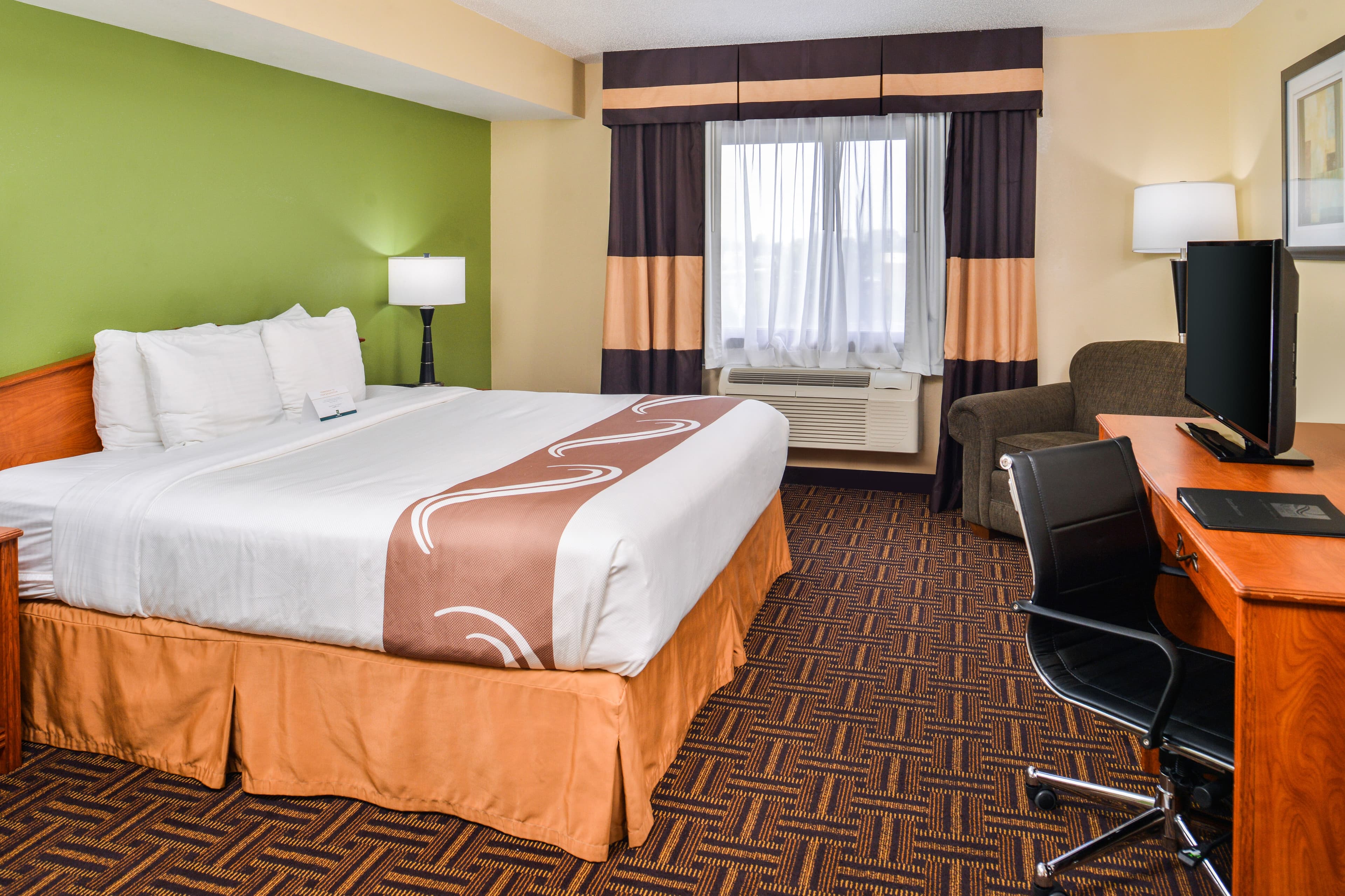 Quality Inn Bolingbrook I-55 - Image 5