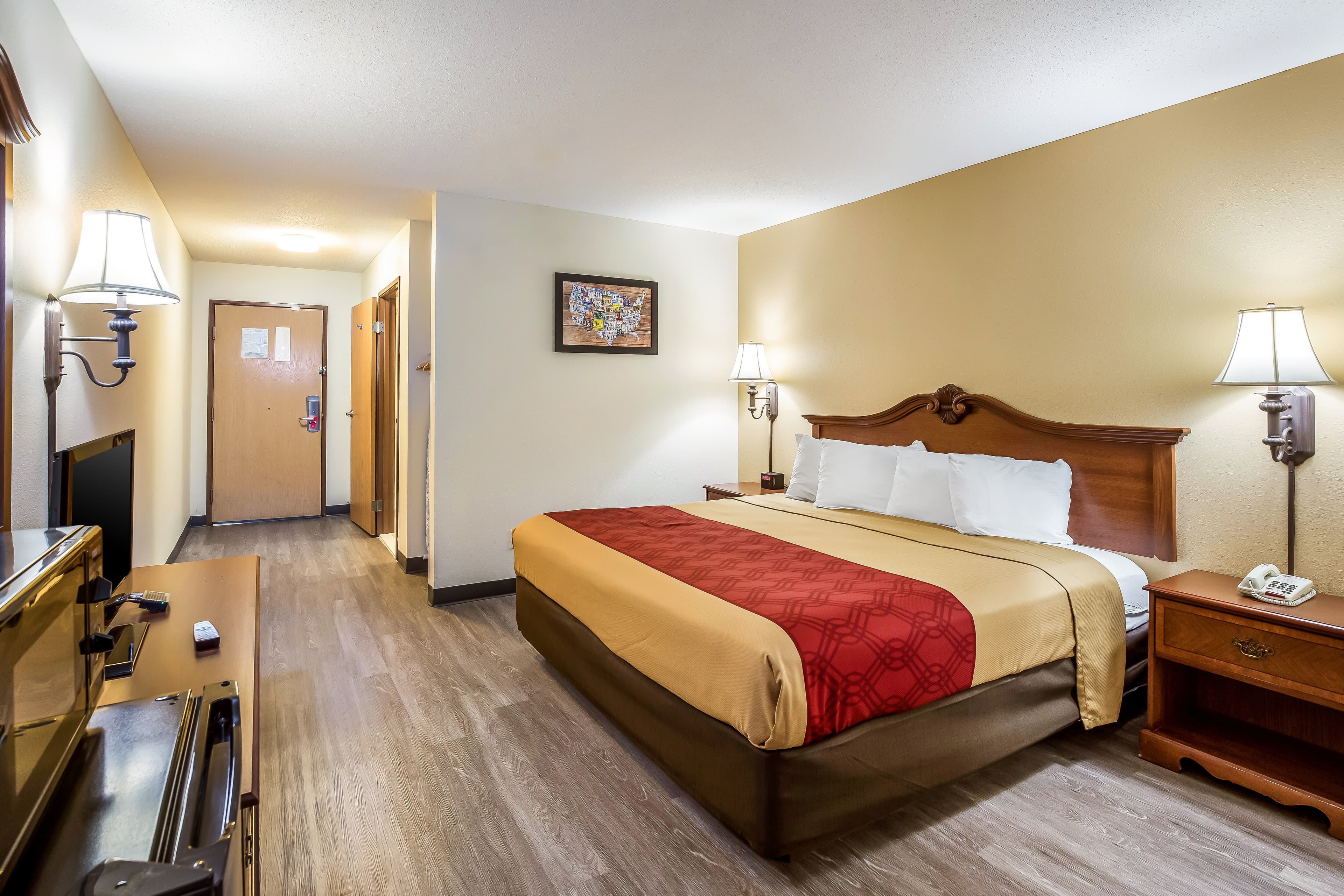 Econo Lodge Inn & Suites Fairview Heights - St. Louis — 6