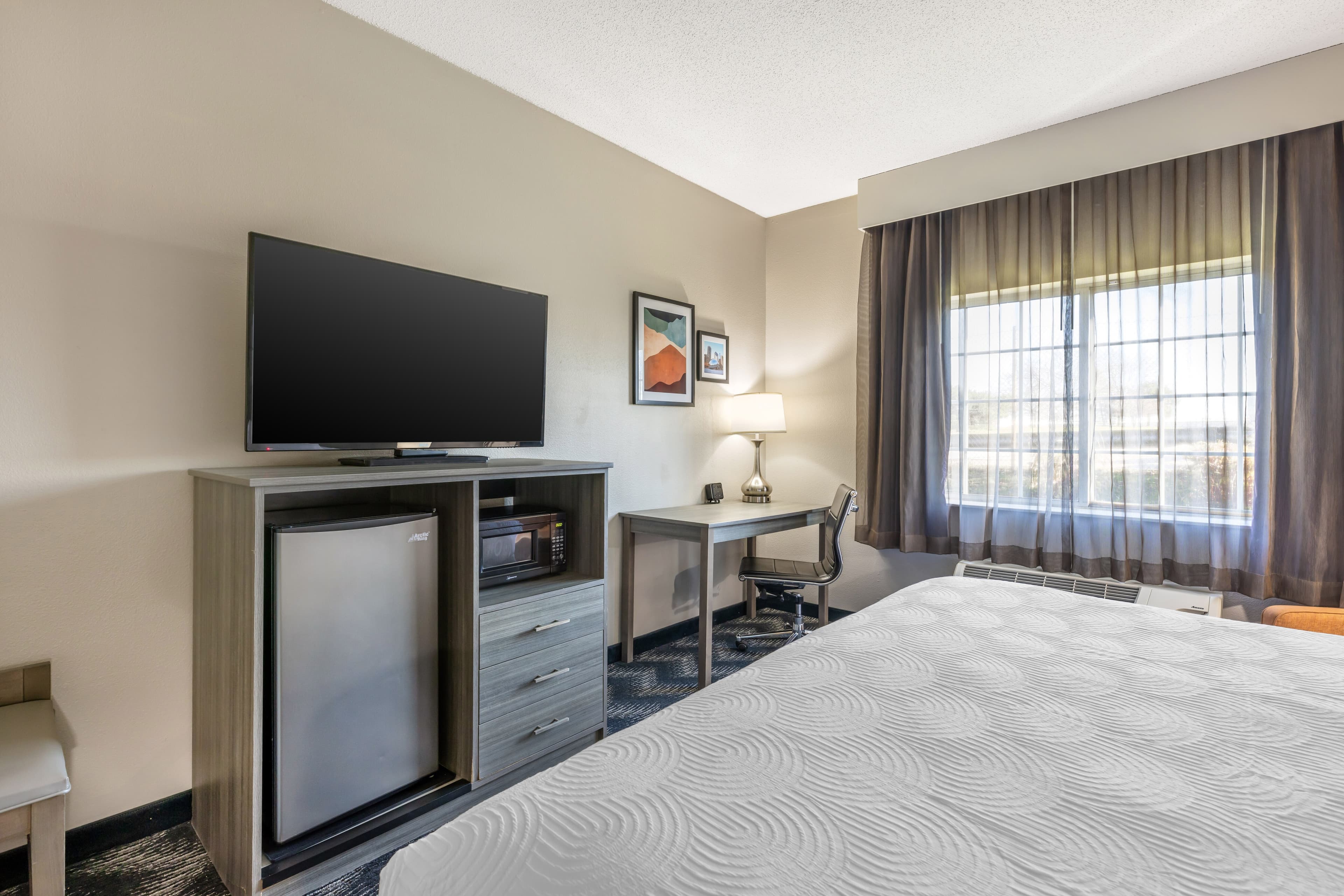 Country Inn & Suites by Radisson, Bolingbrook - Romeoville, I-55 - Image 3