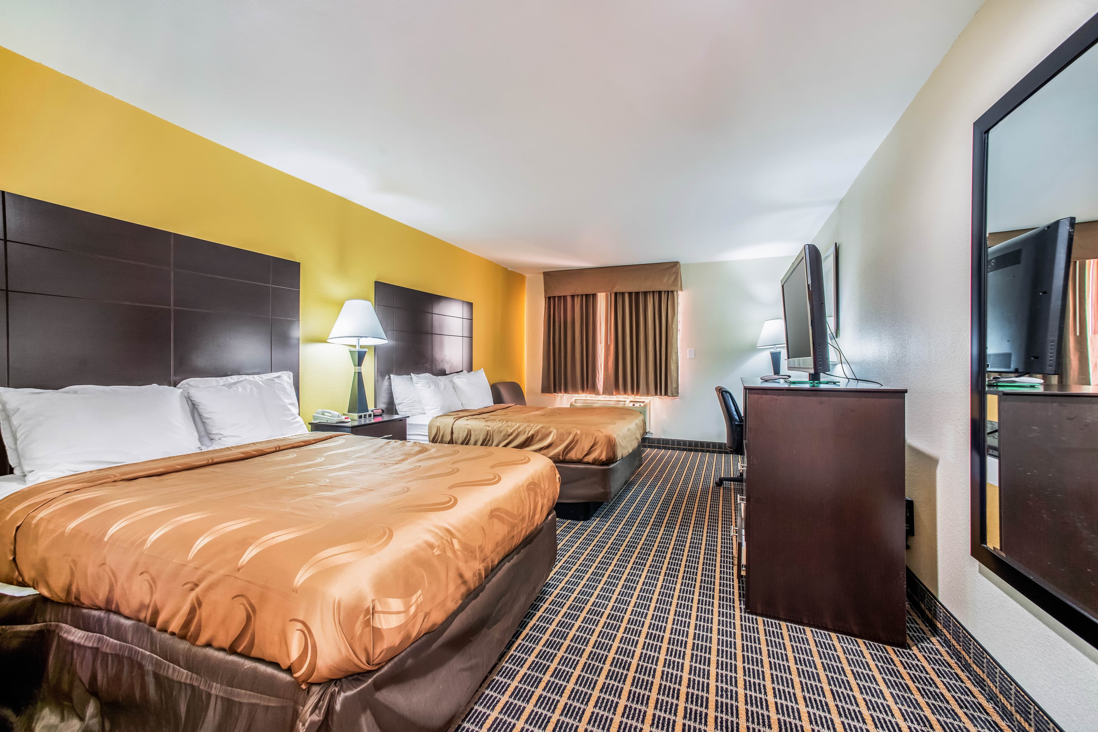 Quality Inn Carbondale University area - Image 2