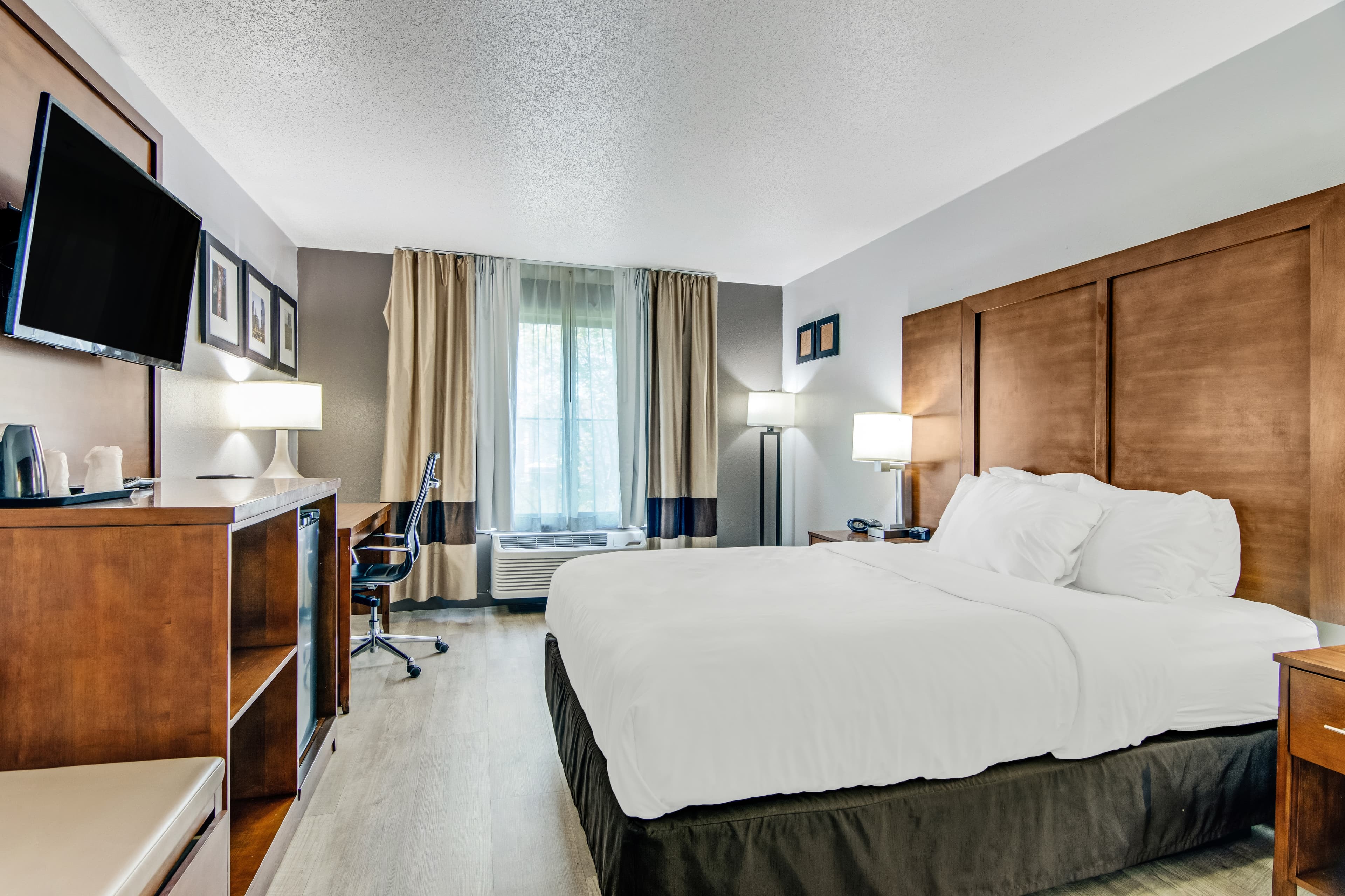 Comfort Suites near I-80 and I-94 - Image 3