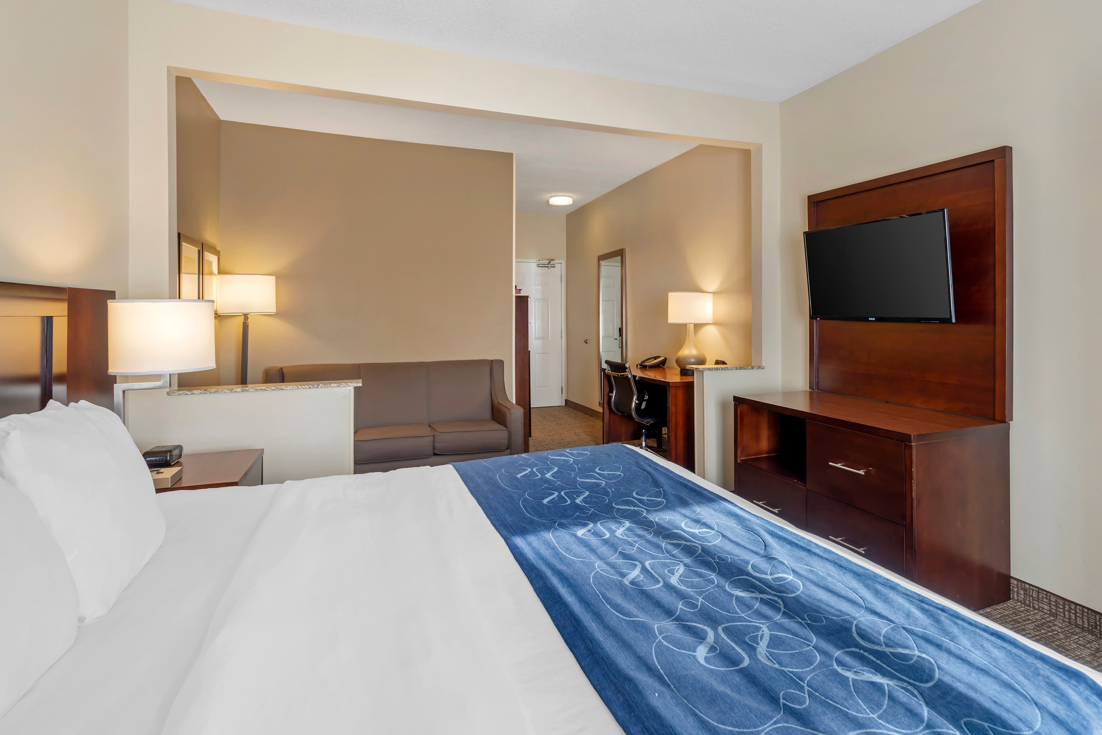 Comfort Suites Normal University area — 7