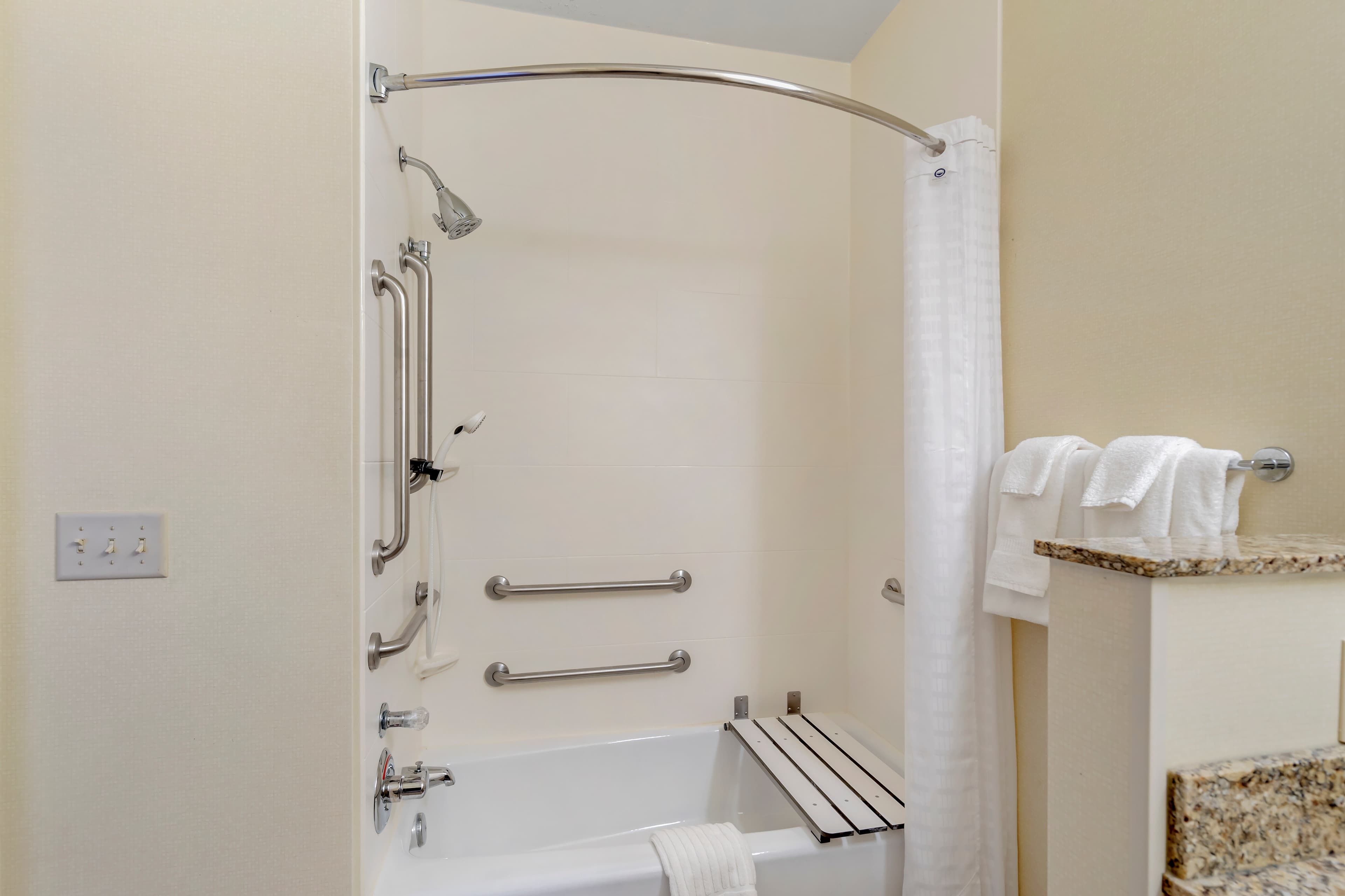 Comfort Suites Normal University area — 12