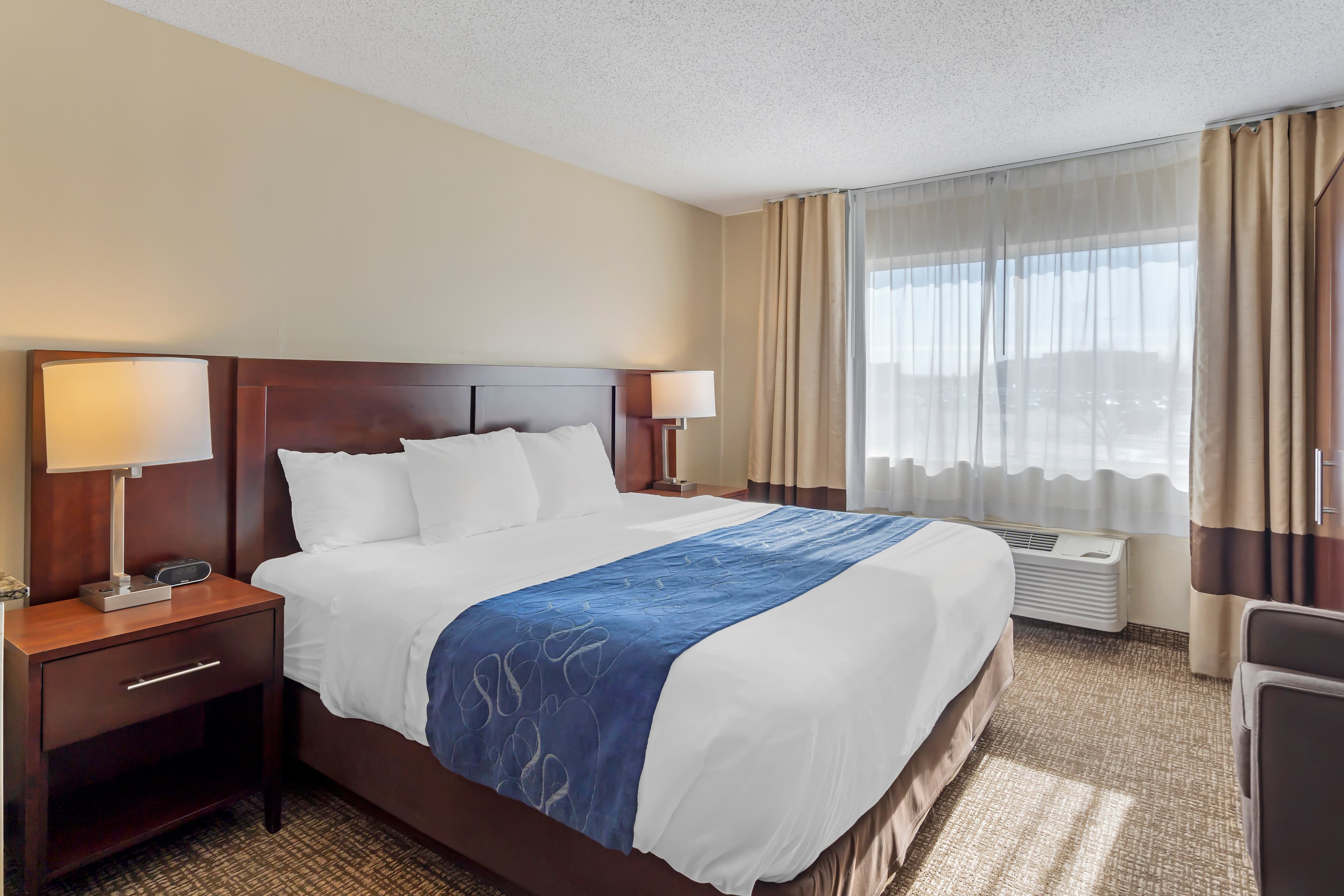 Comfort Suites Normal University area — 14