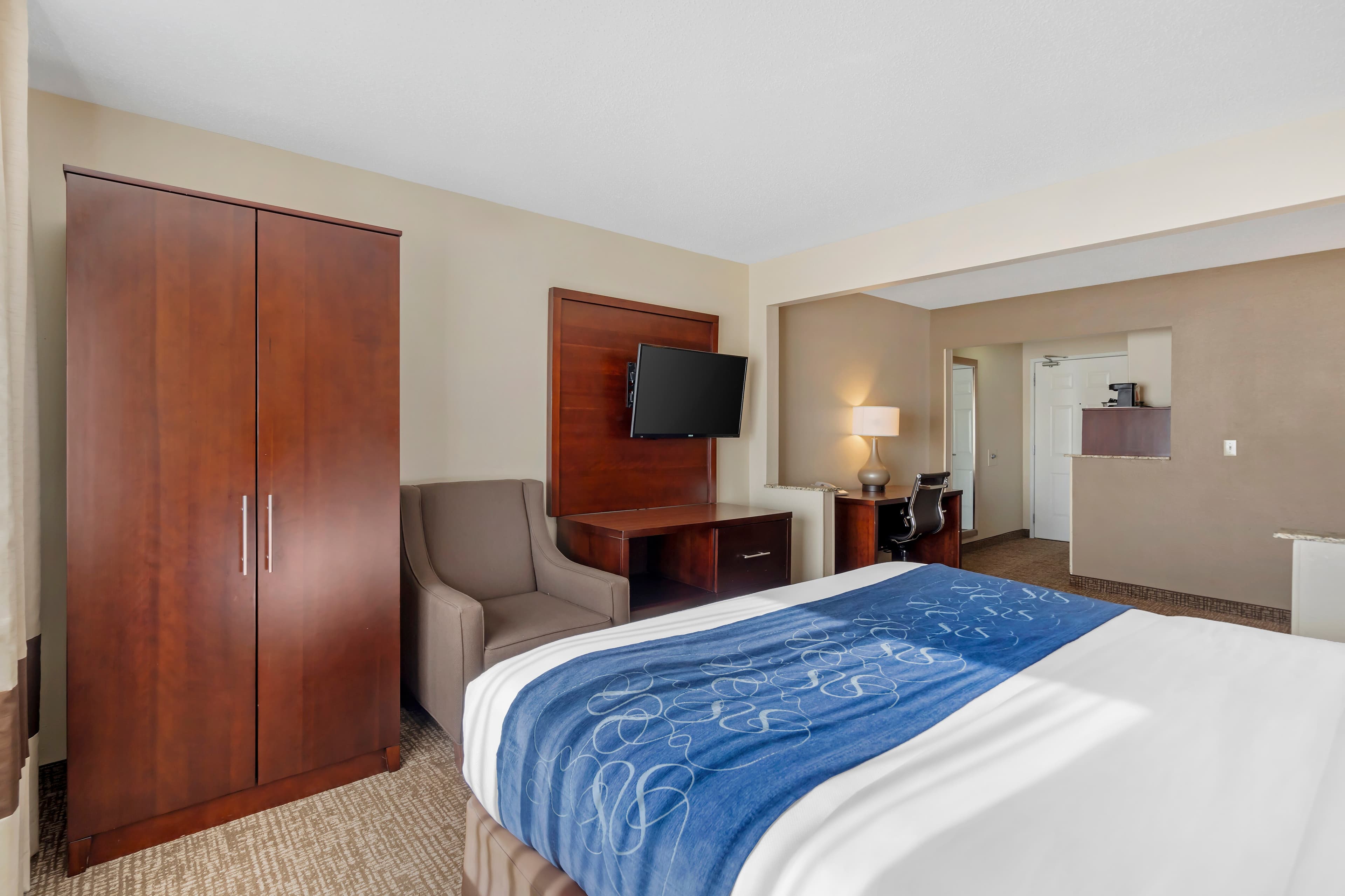 Comfort Suites Normal University area — 15