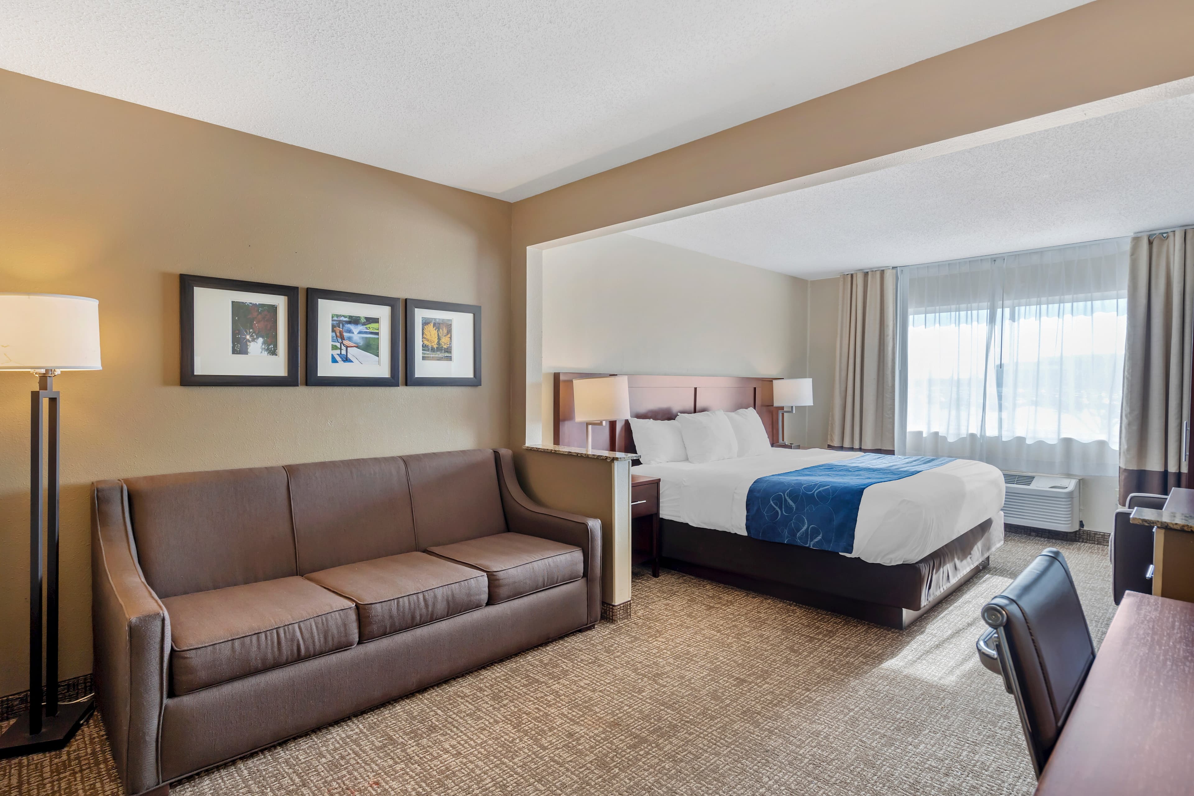 Comfort Suites Normal University area — 16