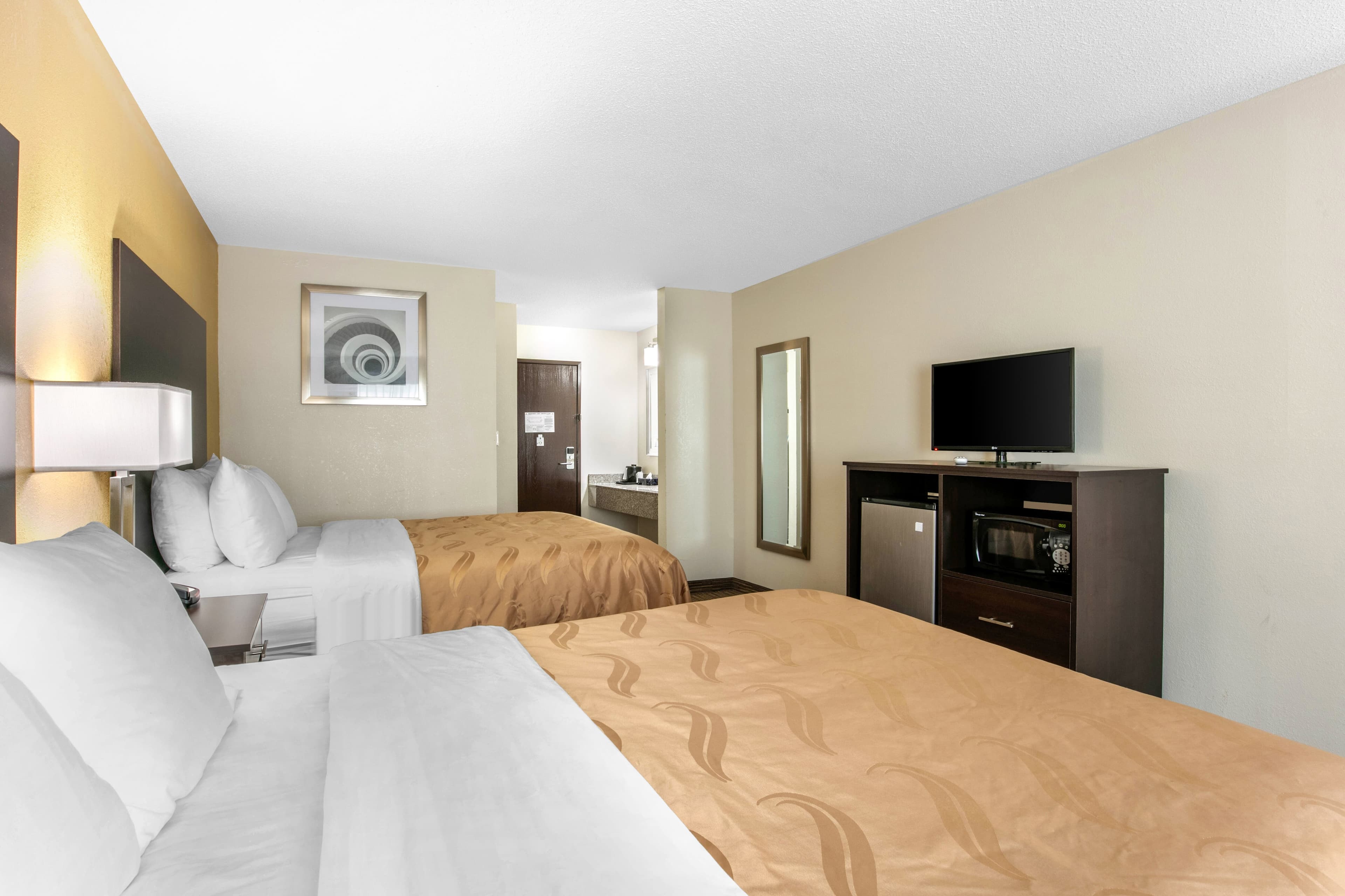 Quality Inn & Suites Metropolis I-24 — 6
