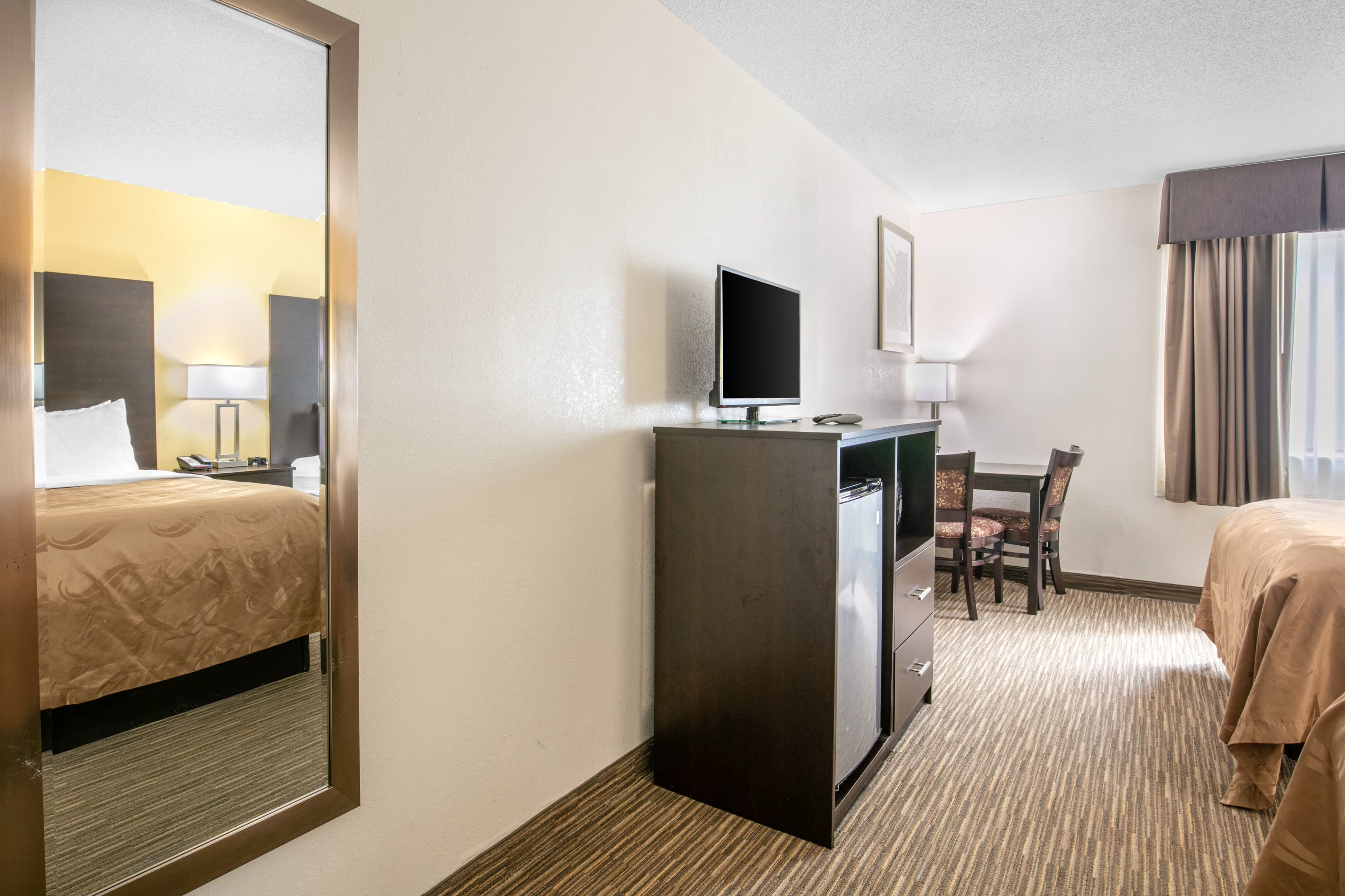 Quality Inn & Suites Metropolis I-24 — 7